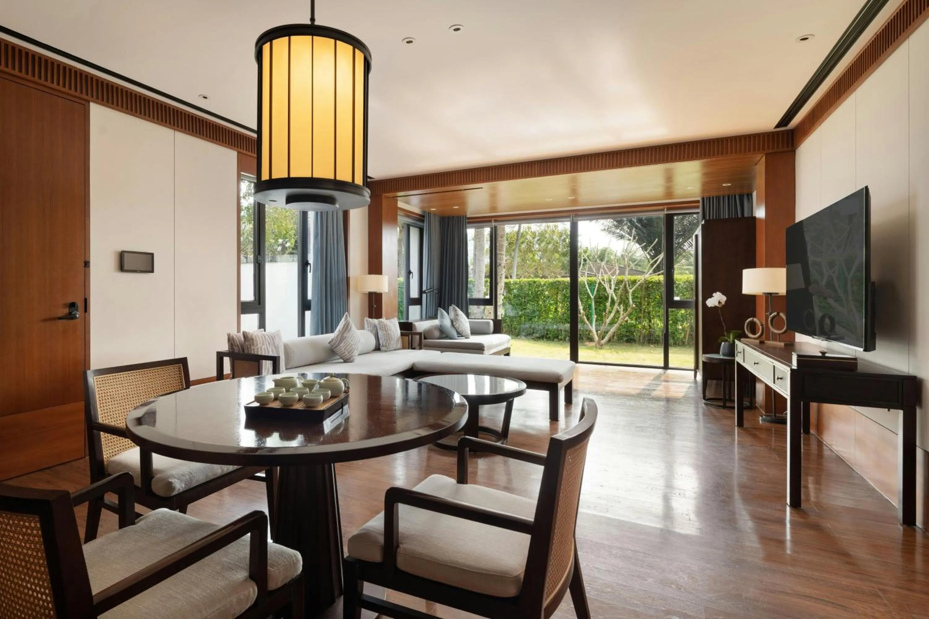 Swimming pool in Le Méridien Shimei Bay Beach Resort & Spa