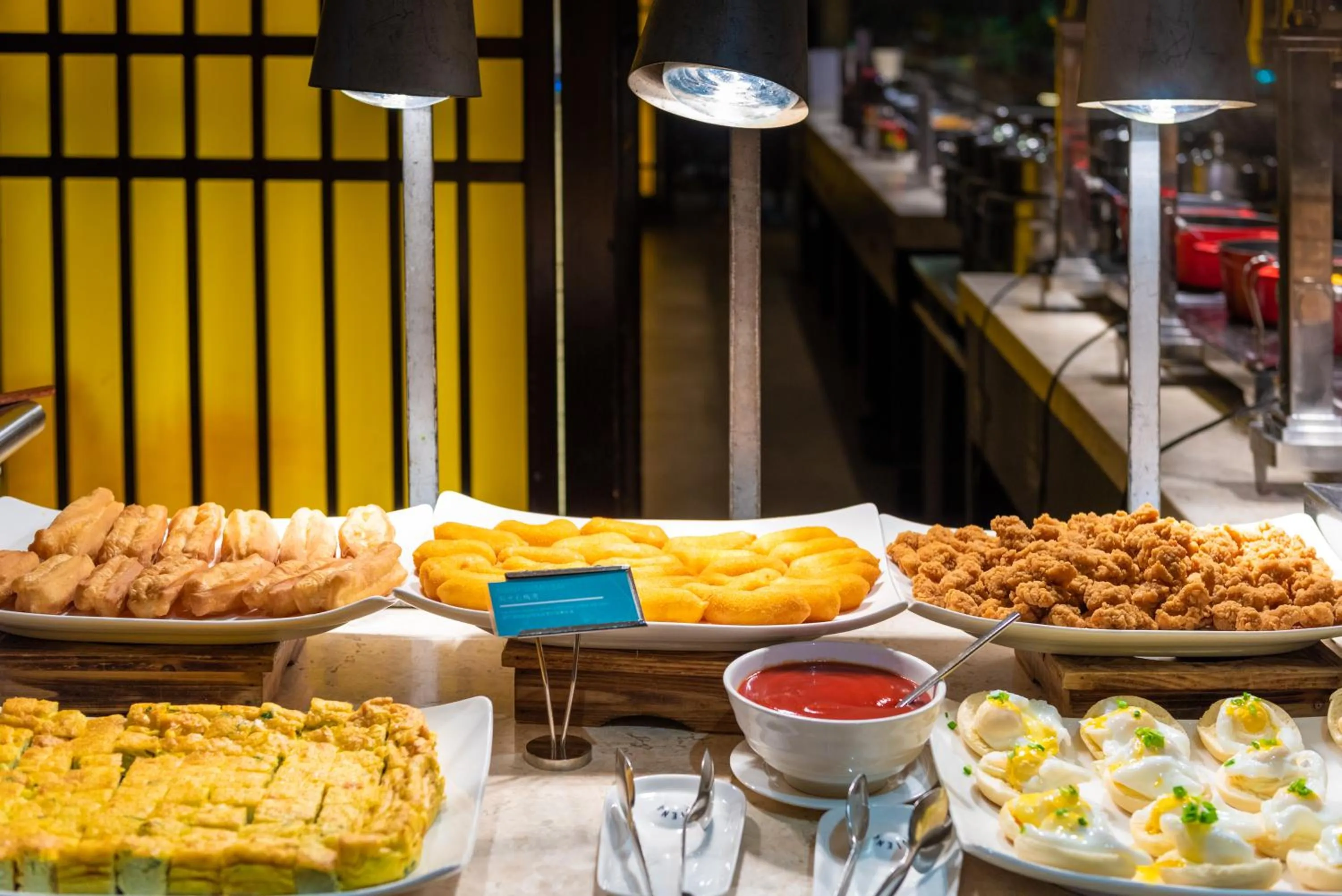 Buffet breakfast in Le Méridien Shimei Bay Beach Resort & Spa