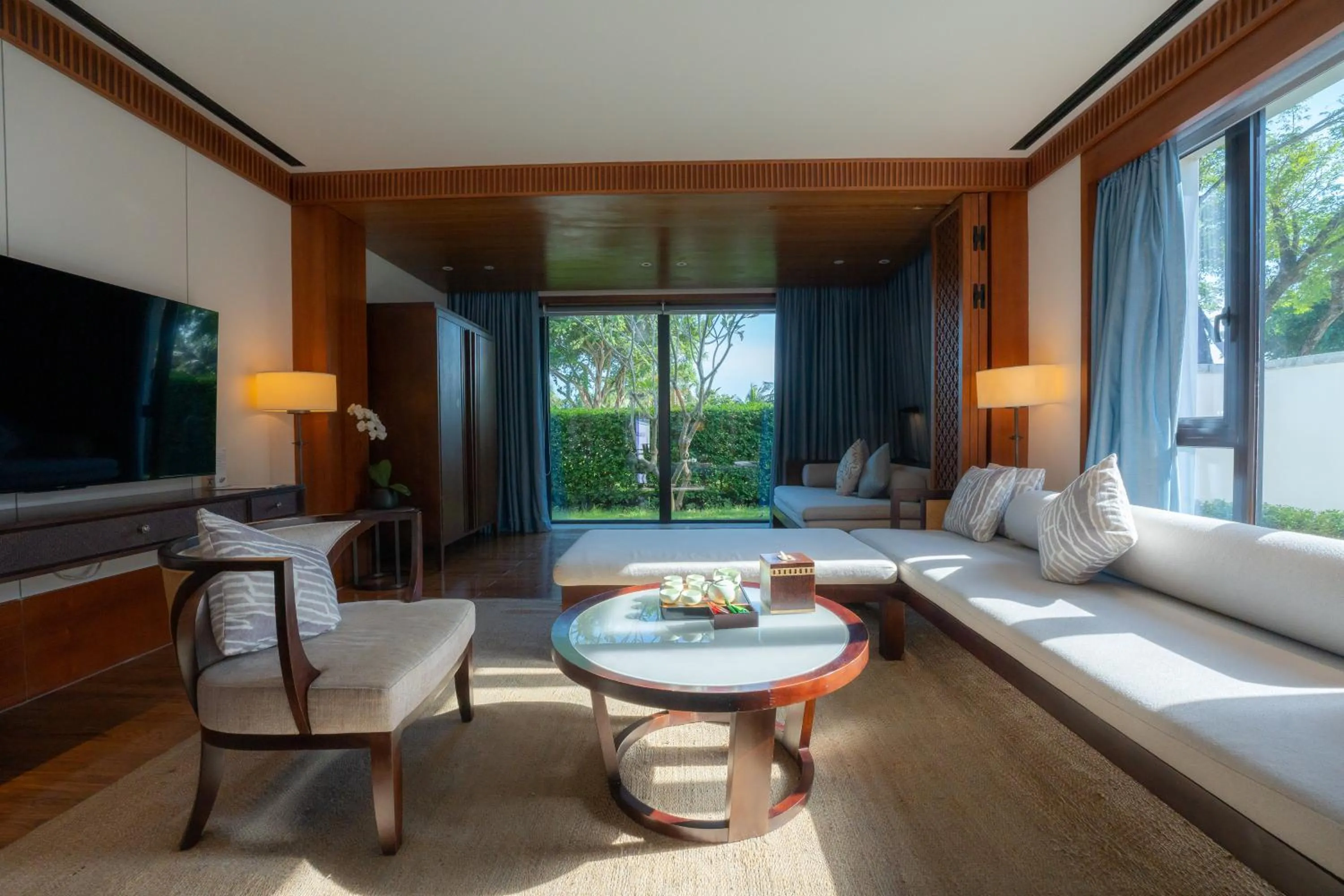 Living room in Le Méridien Shimei Bay Beach Resort & Spa