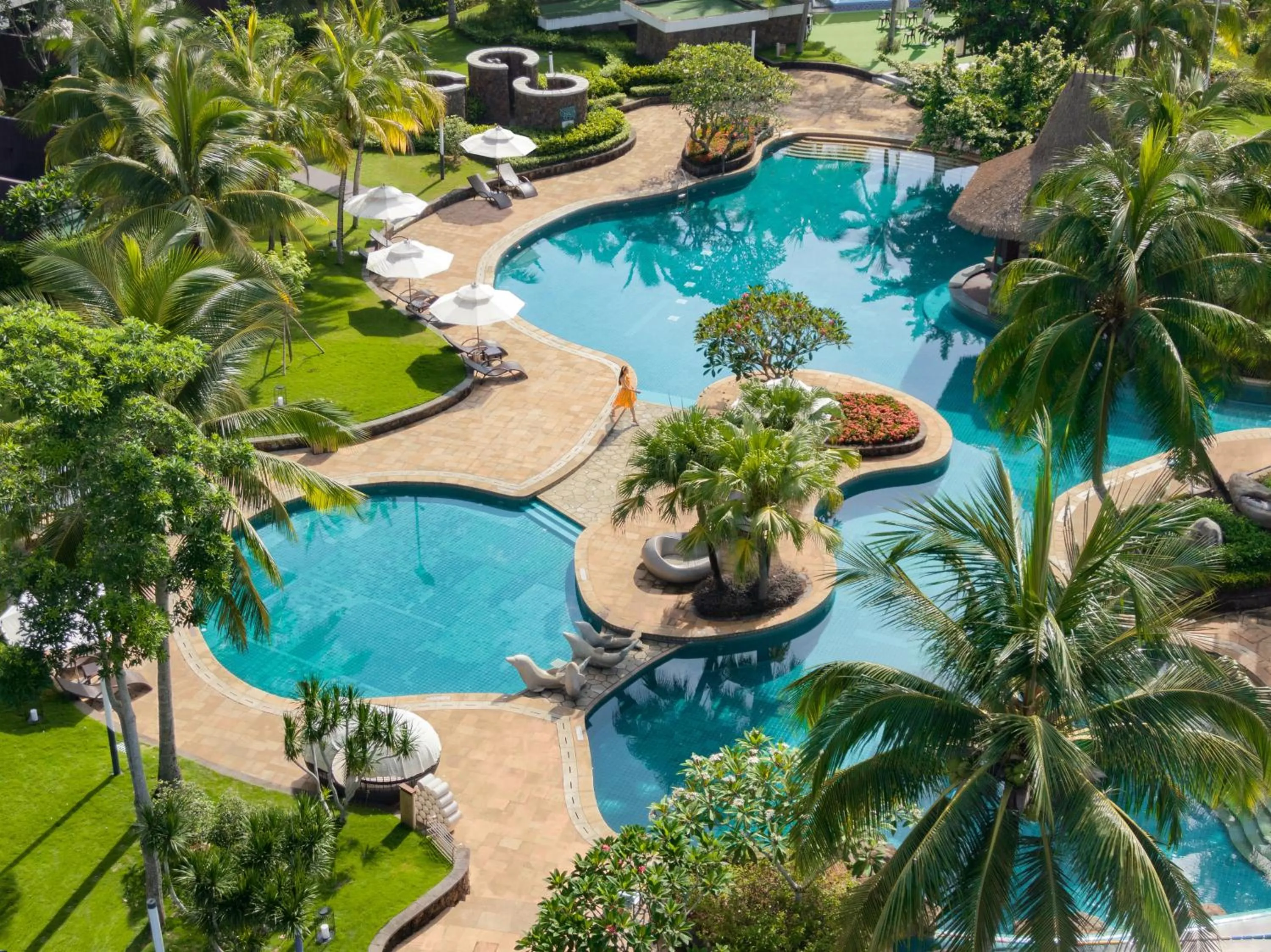Swimming pool in Le Méridien Shimei Bay Beach Resort & Spa