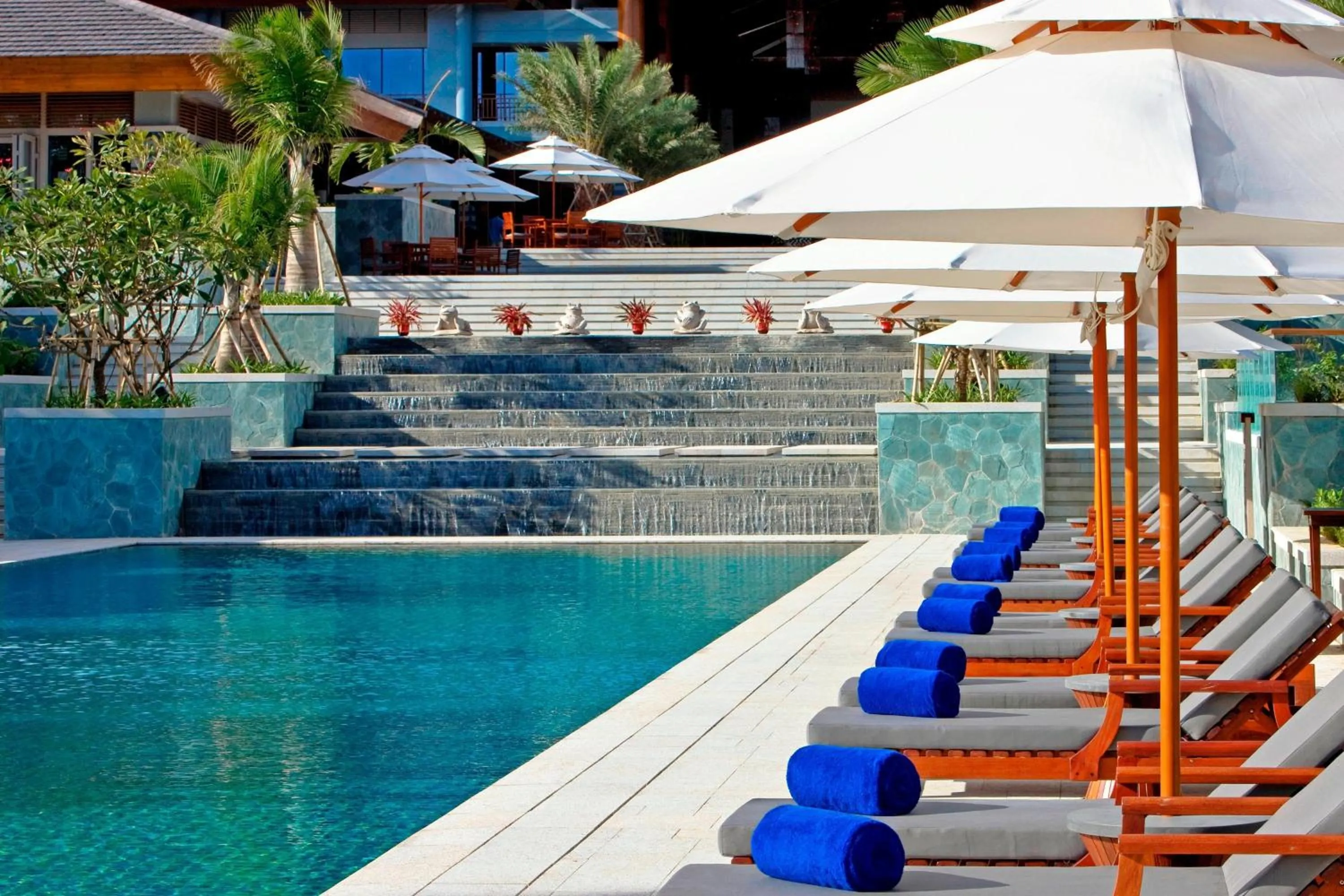 Swimming pool in Le Méridien Shimei Bay Beach Resort & Spa