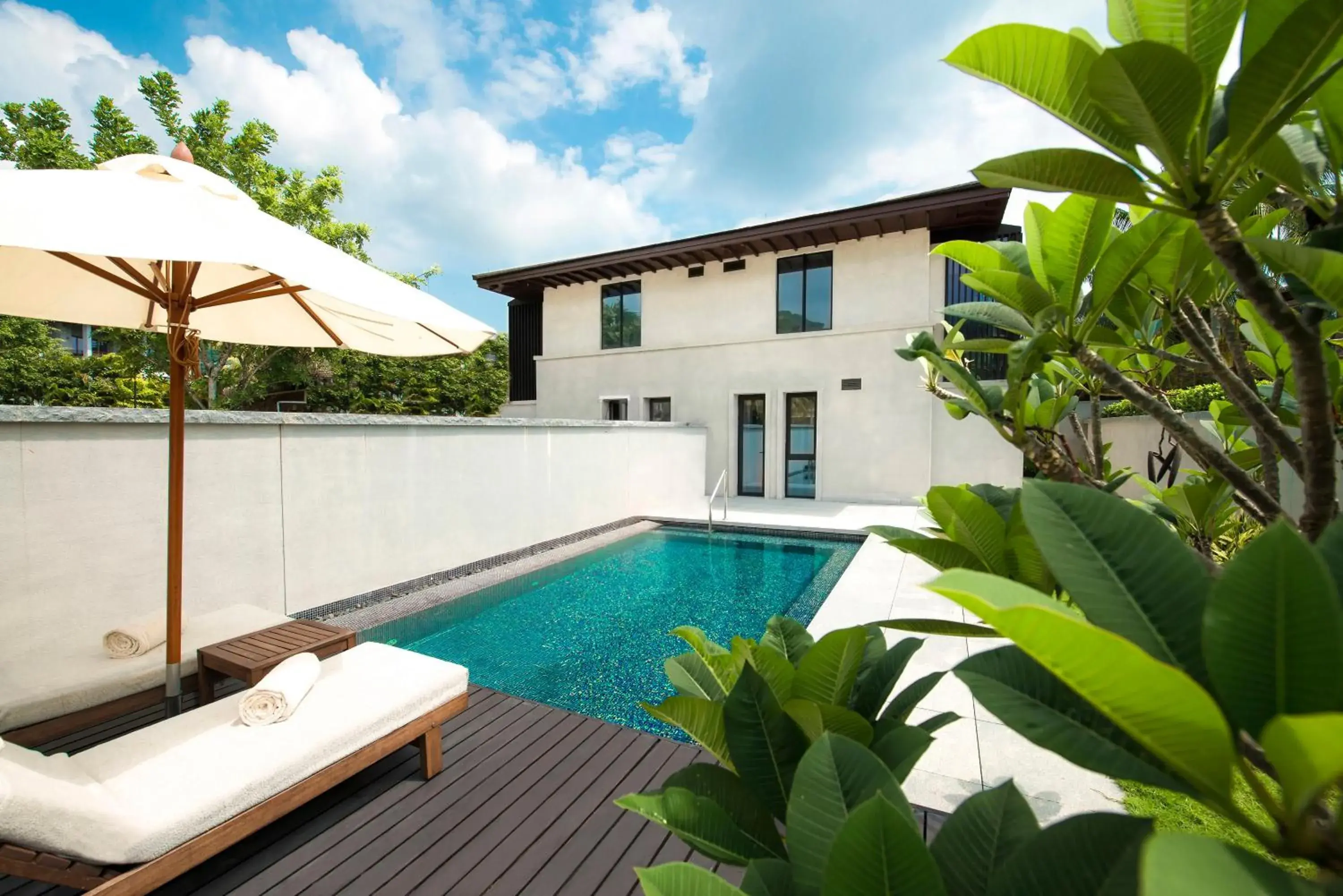 Luxury Pool Villa with two bedrooms in Le Méridien Shimei Bay Beach Resort & Spa Luxury Pool Villa with two bedrooms in Le Méridien Shimei Bay Beach Resort & Spa