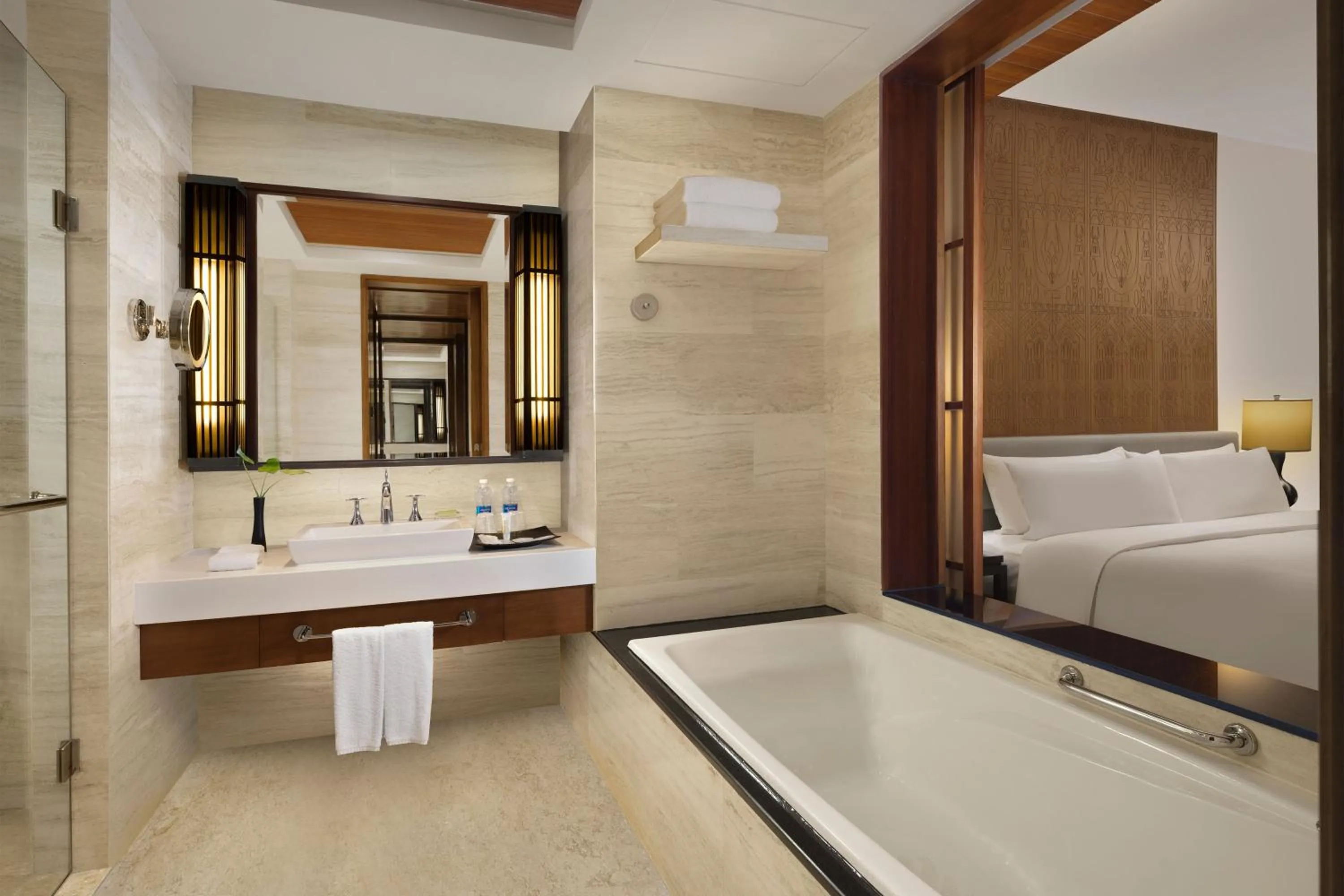 Bathroom, Bed in Le Méridien Shimei Bay Beach Resort & Spa