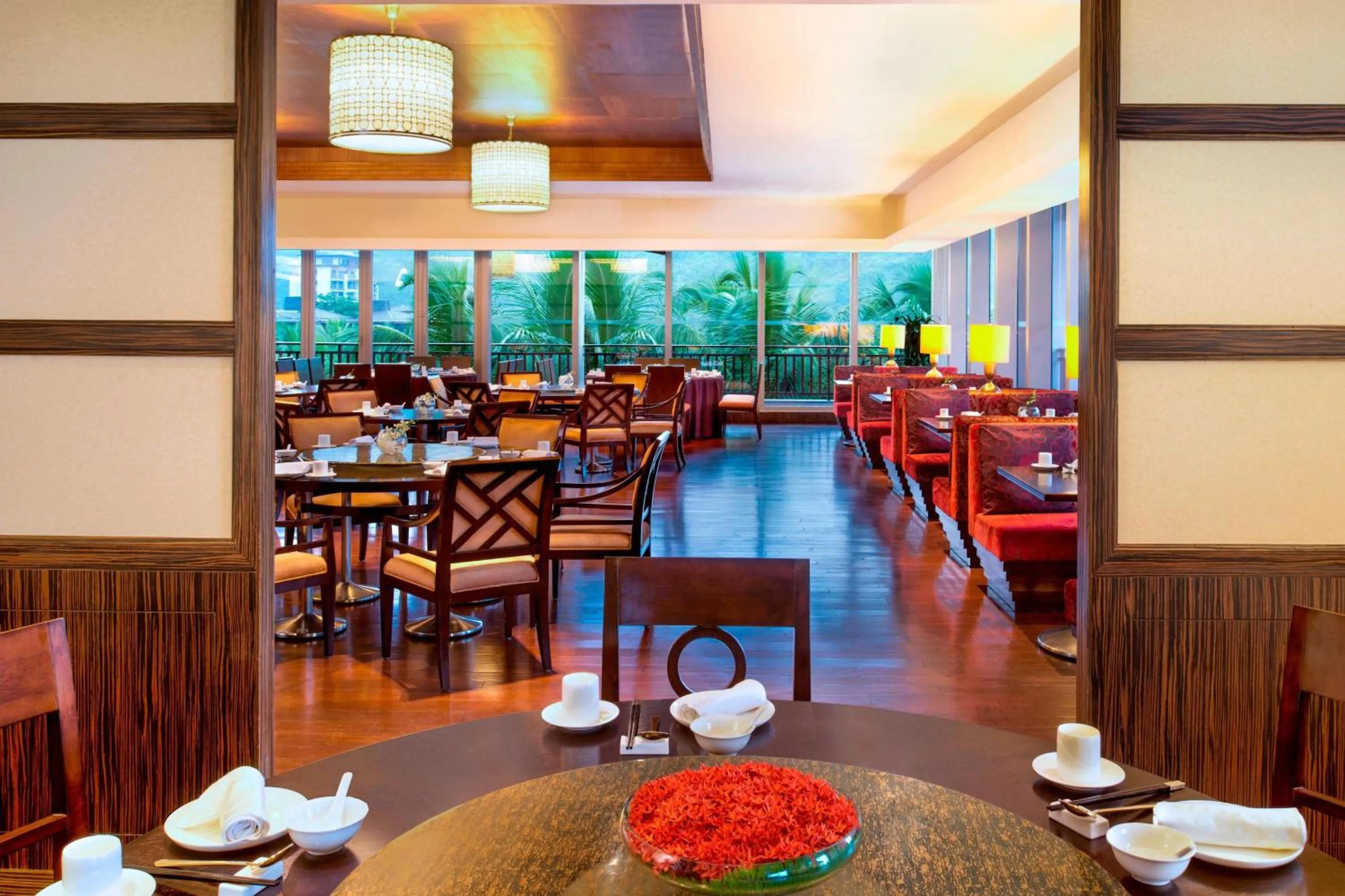 Restaurant/places to eat in Le Méridien Shimei Bay Beach Resort & Spa