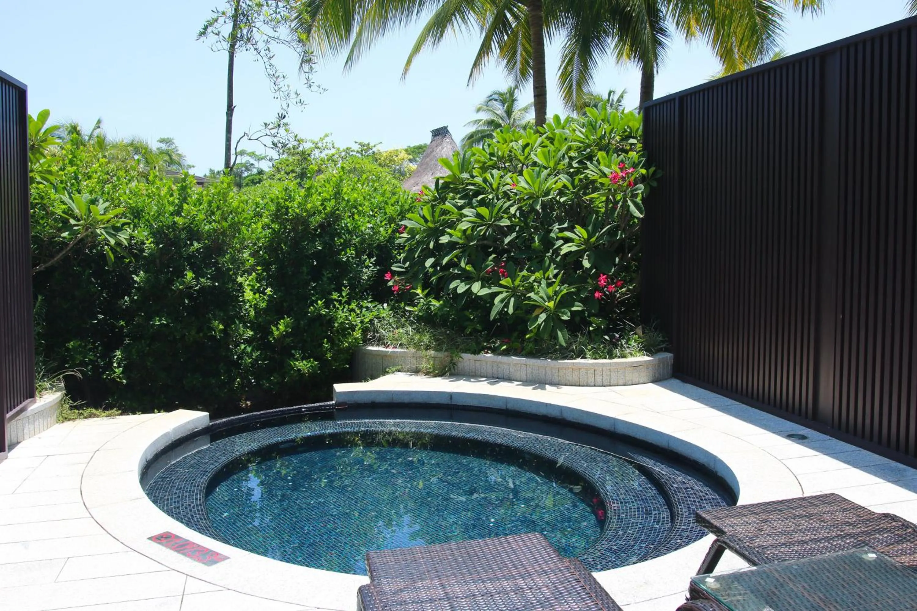 Swimming pool in Le Méridien Shimei Bay Beach Resort & Spa