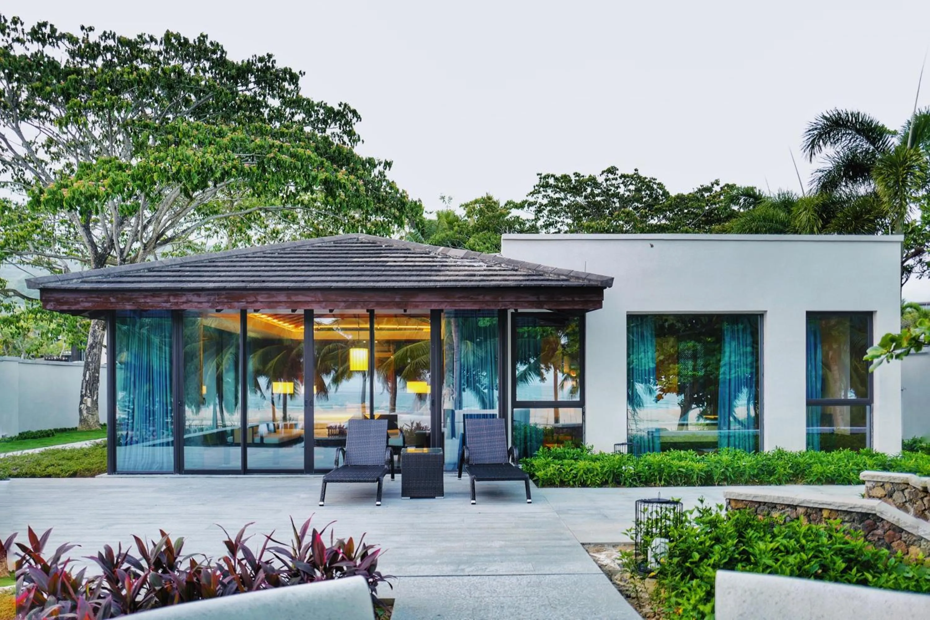 Garden in Le Méridien Shimei Bay Beach Resort & Spa