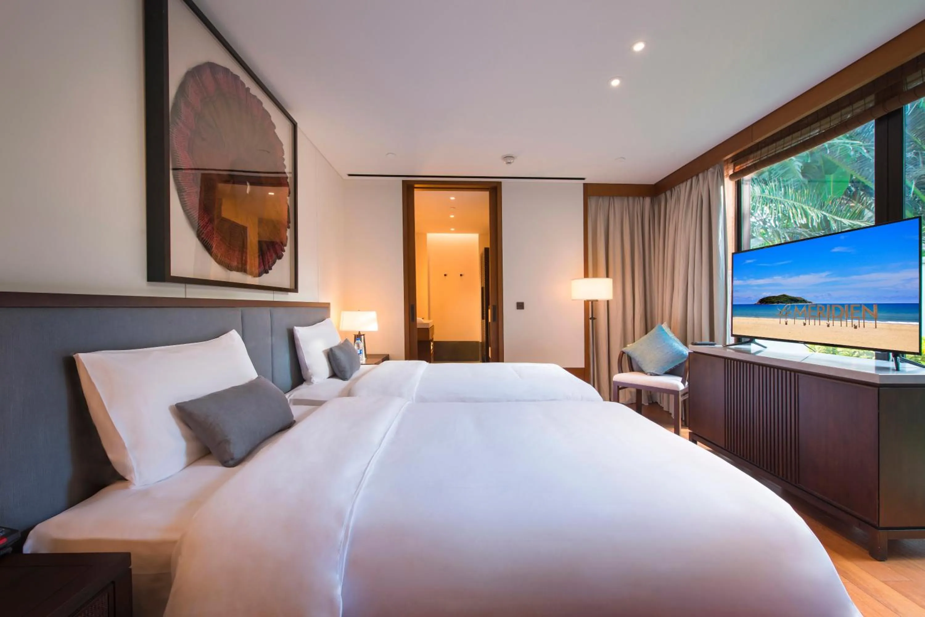 Bedroom, Bed in Le Méridien Shimei Bay Beach Resort & Spa