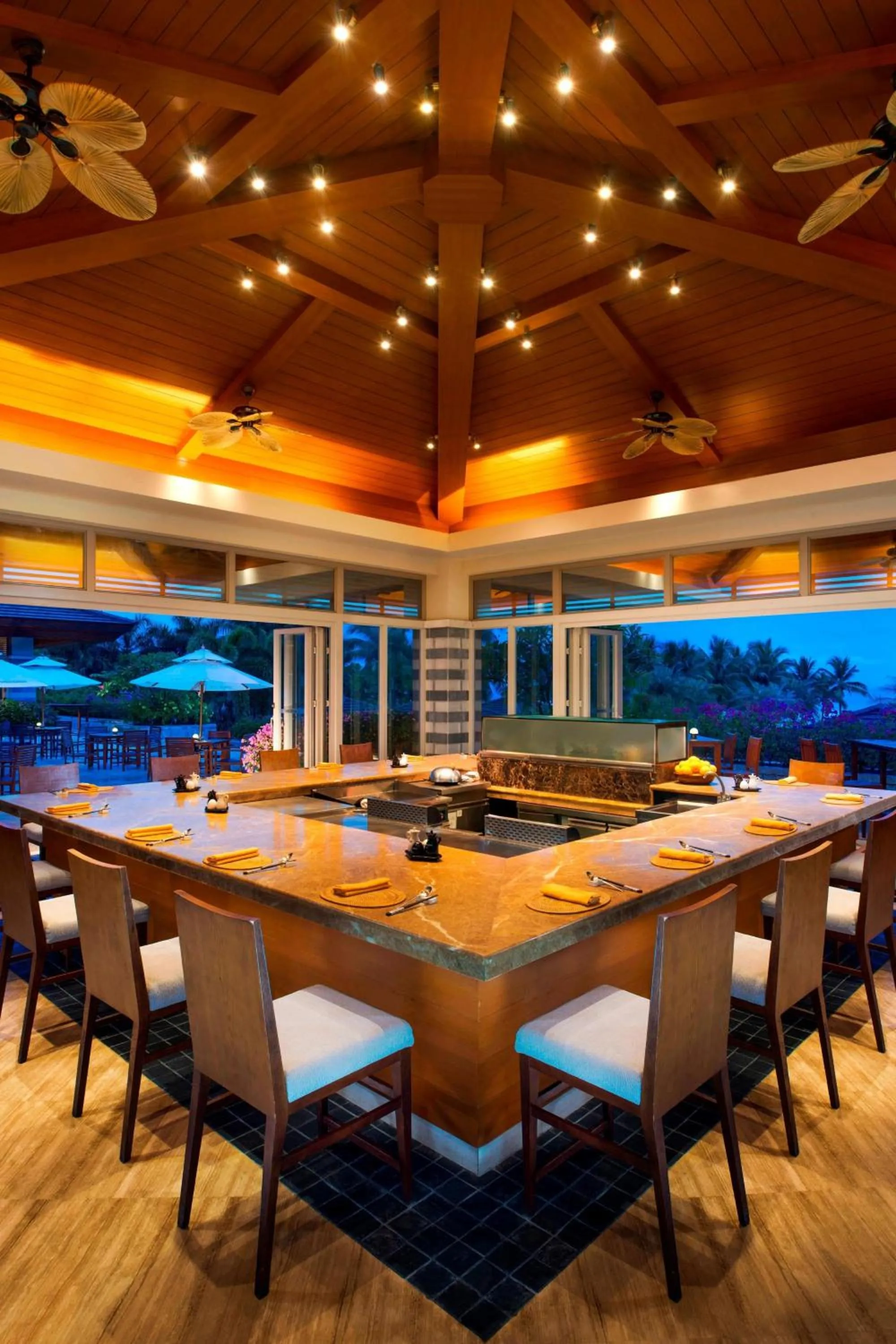 Restaurant/places to eat in Le Méridien Shimei Bay Beach Resort & Spa