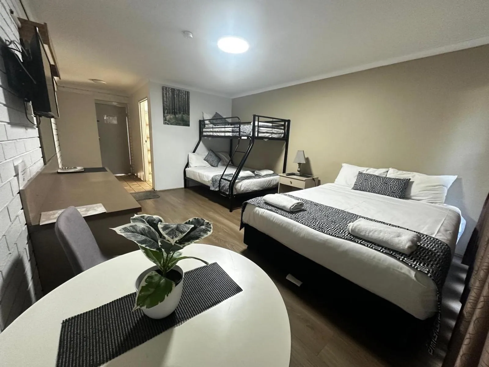 Decorative detail, Bed in Albury Garden Court Motel