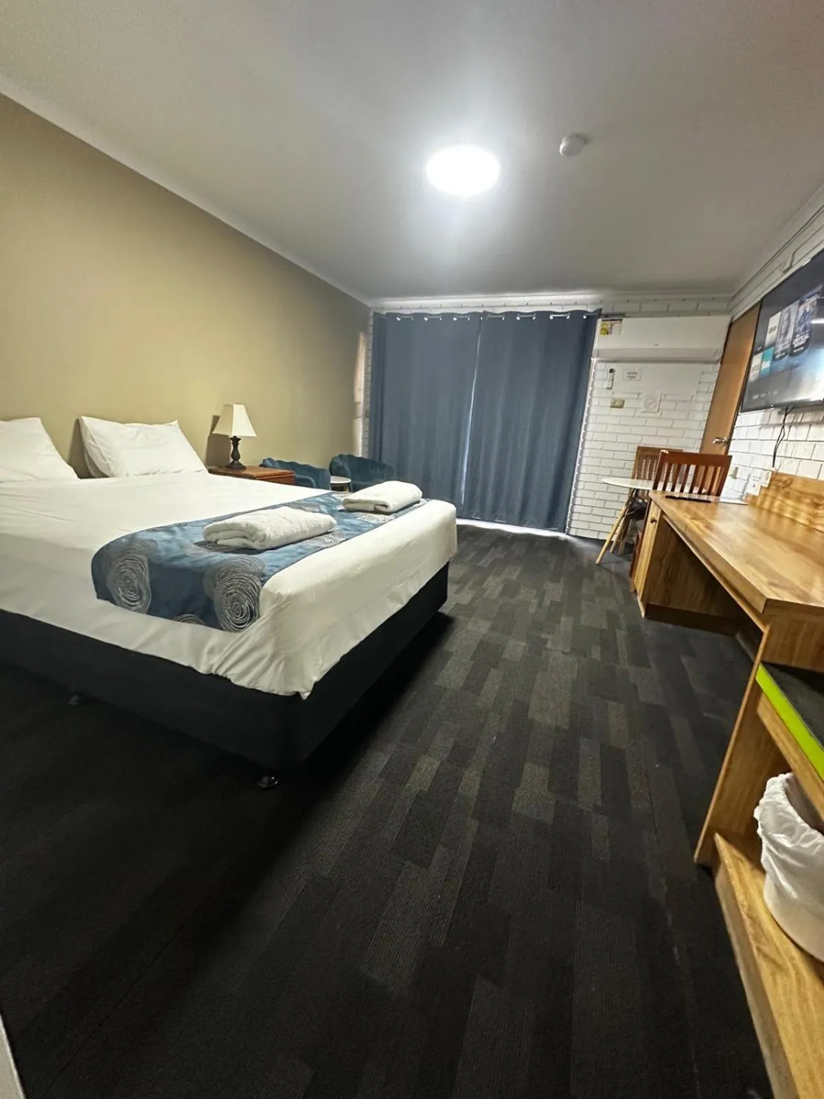 Bed in Albury Garden Court Motel