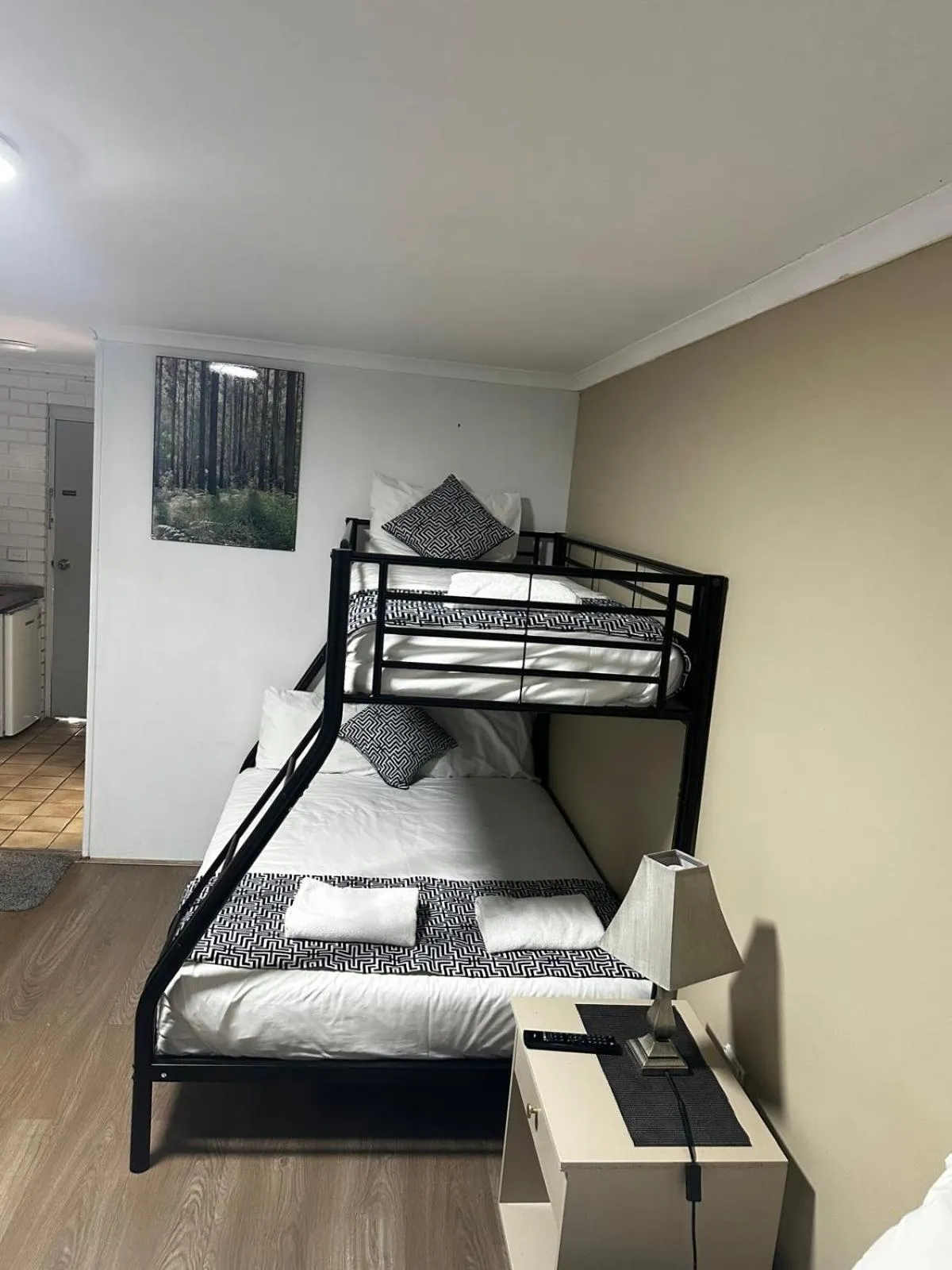 bunk bed, Bed in Albury Garden Court Motel