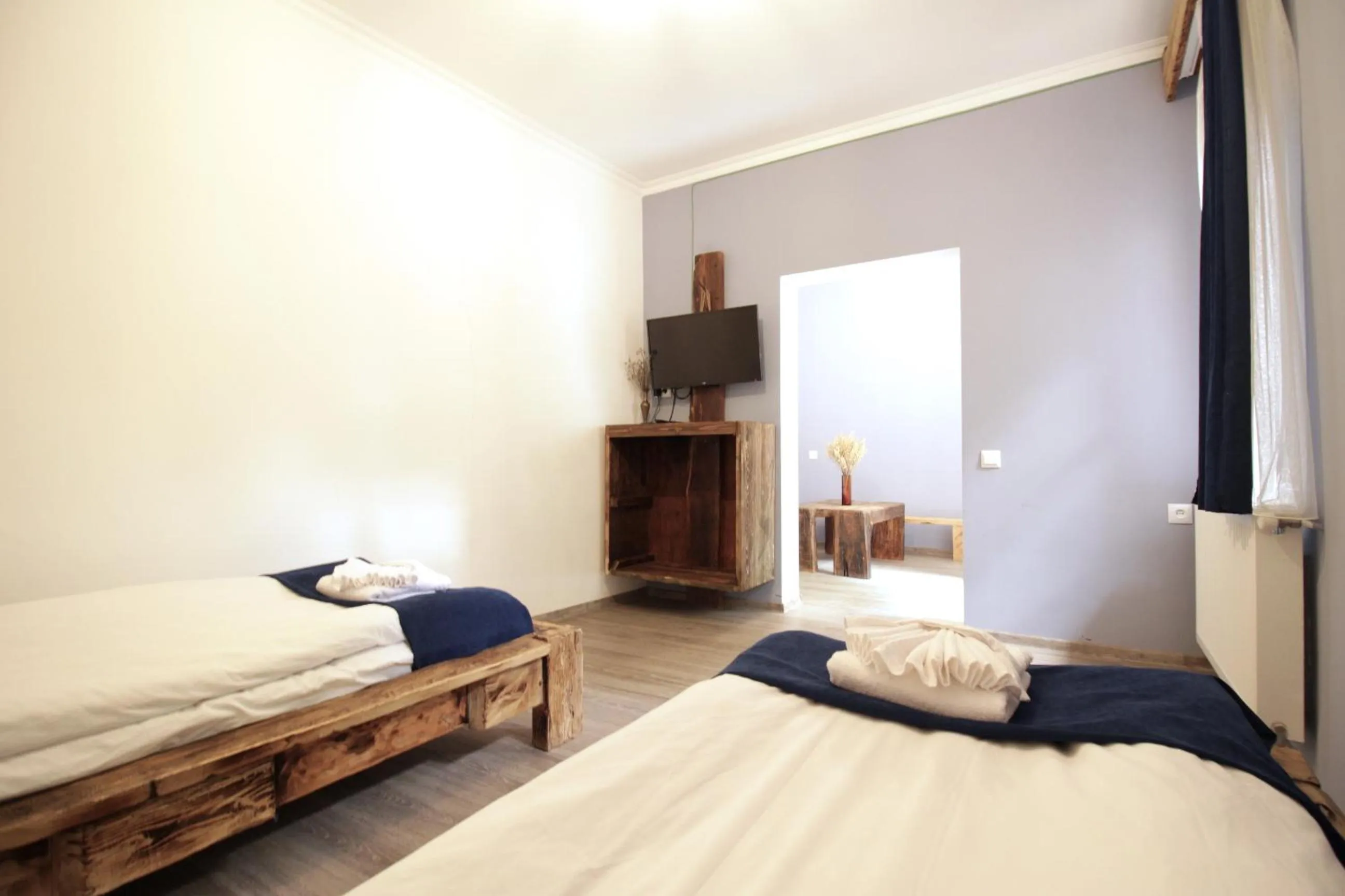 Decorative detail, Bed in Insomnia