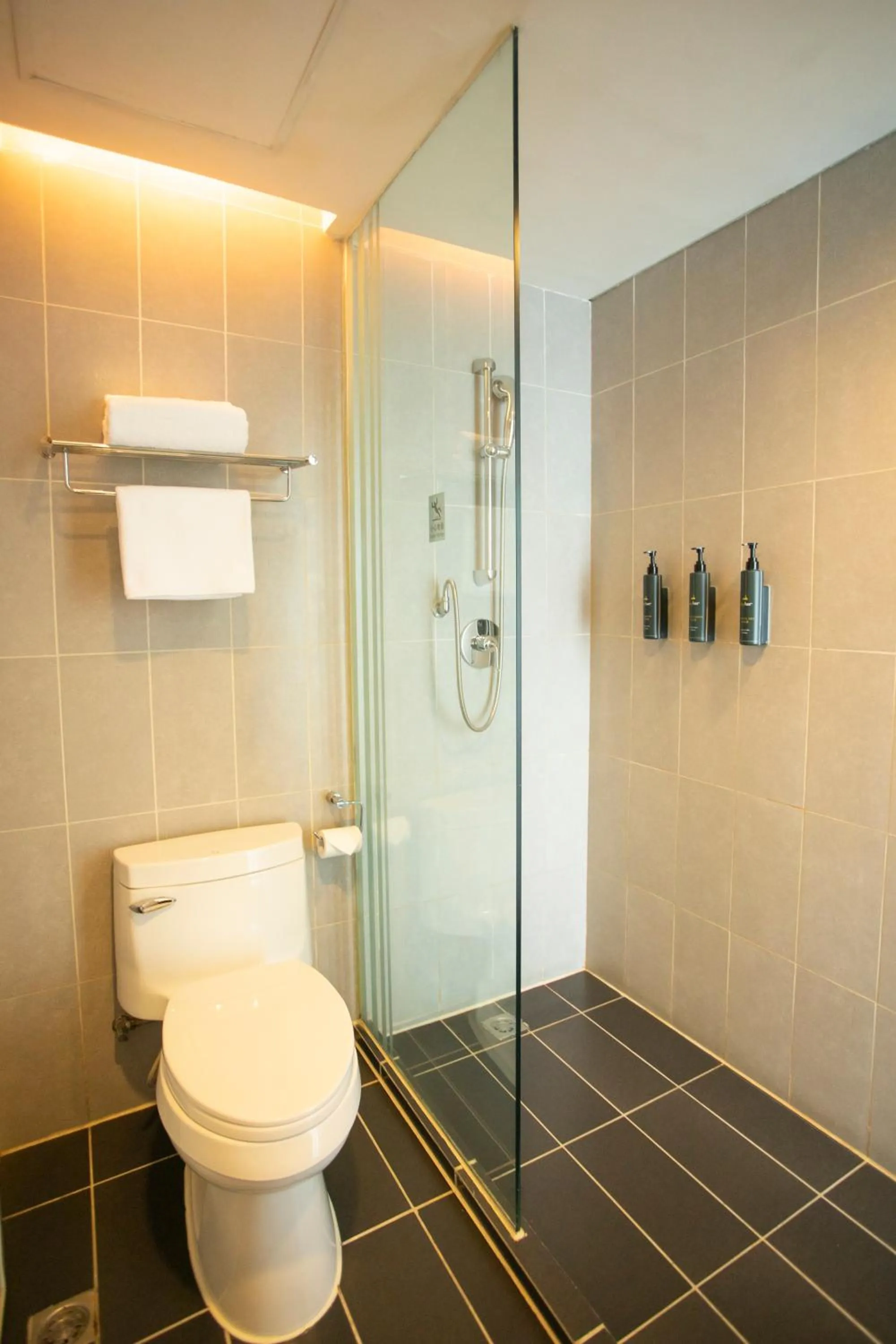 Shower in Aloft Beijing, Haidian