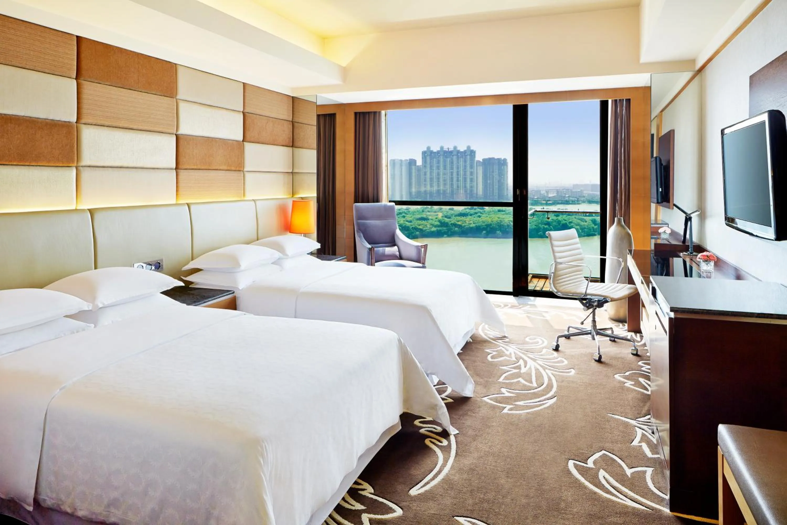 Deluxe Twin River View, Guest room, 2 Double, River view in Sheraton Shunde Hotel