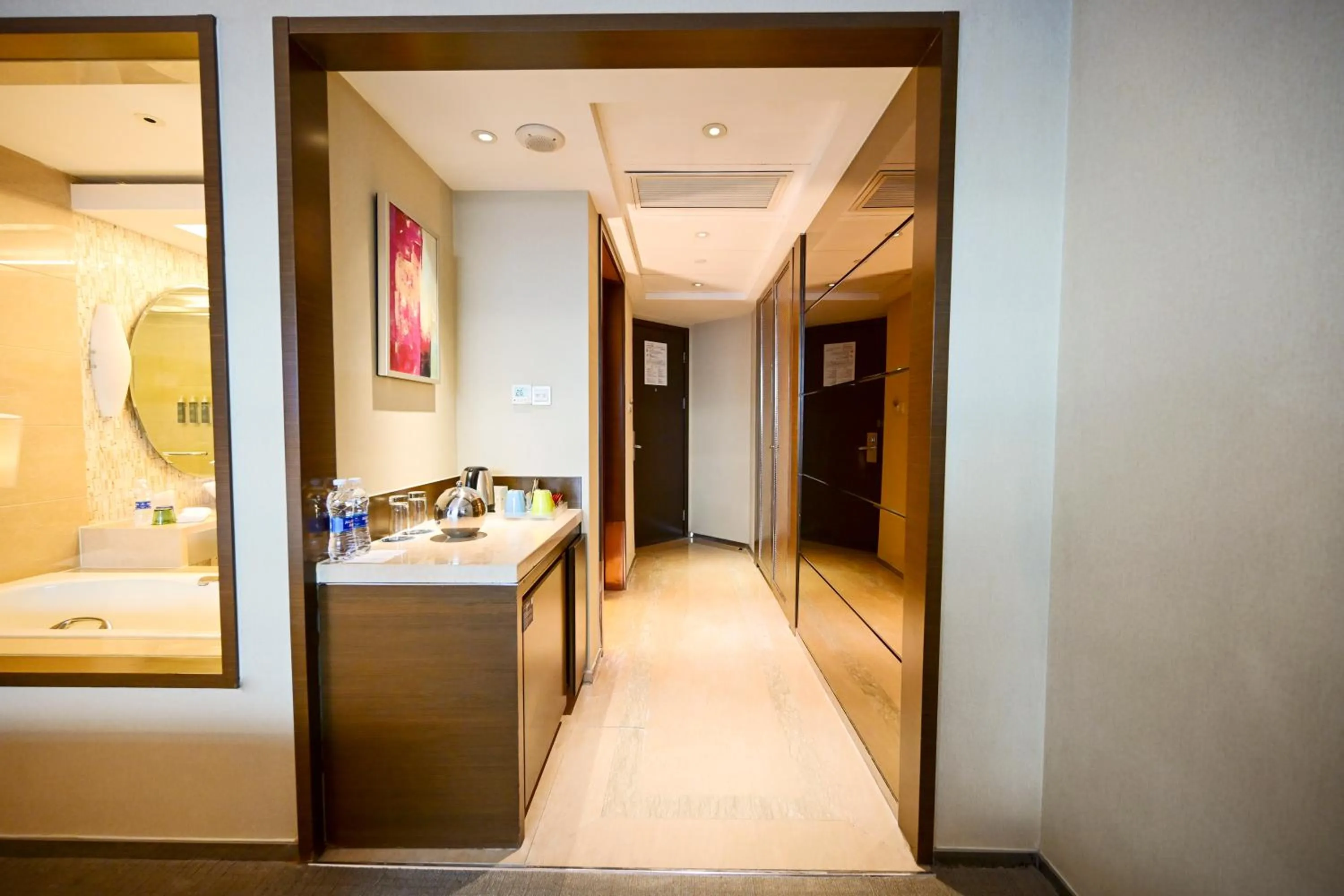 wardrobe in Four Points By Sheraton Beijing, Haidian