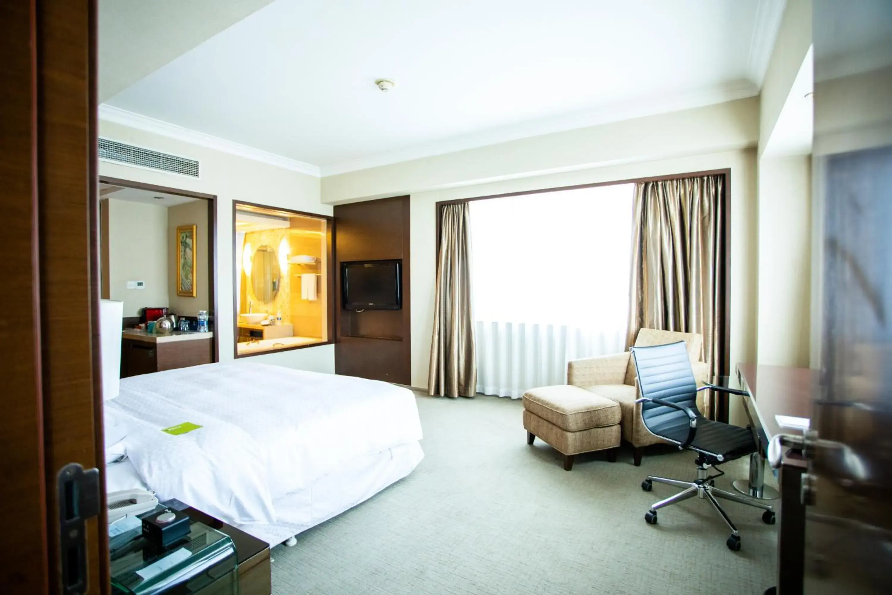 Executive Suite, Club lounge access, 1 King, City view in Four Points By Sheraton Beijing, Haidian Executive Suite, Club lounge access, 1 King, City view in Four Points By Sheraton Beijing, Haidian