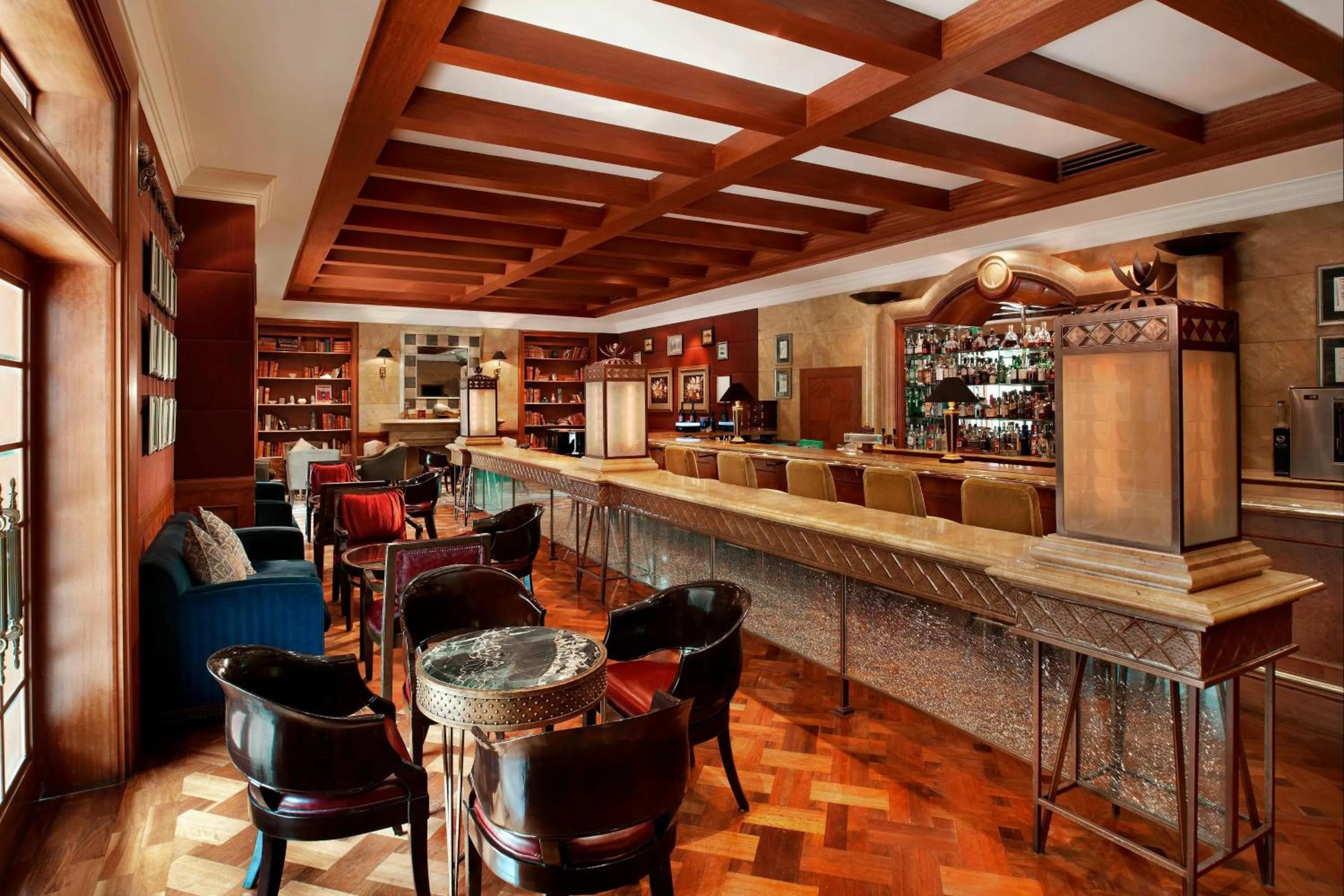Lounge or bar in The St. Regis Beijing