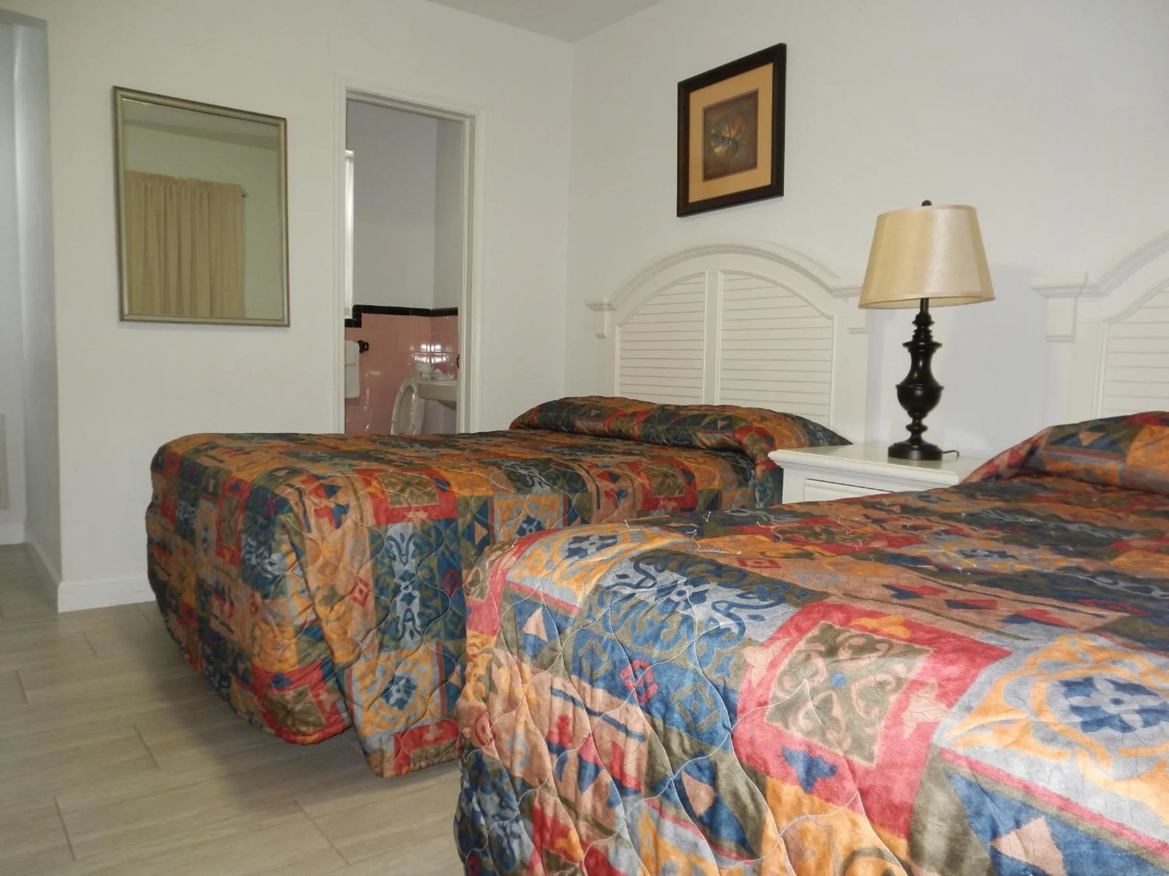 Bed in Shell Motel Hollywood