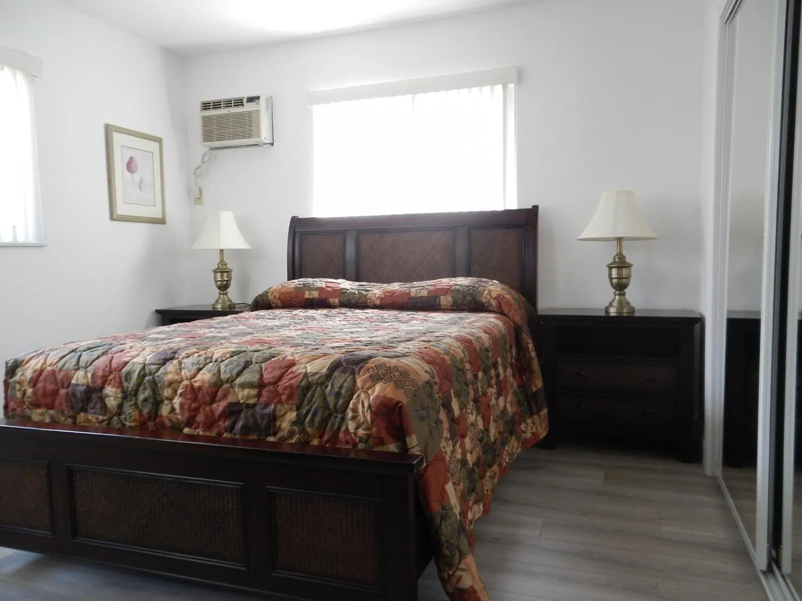 Bed in Shell Motel Hollywood