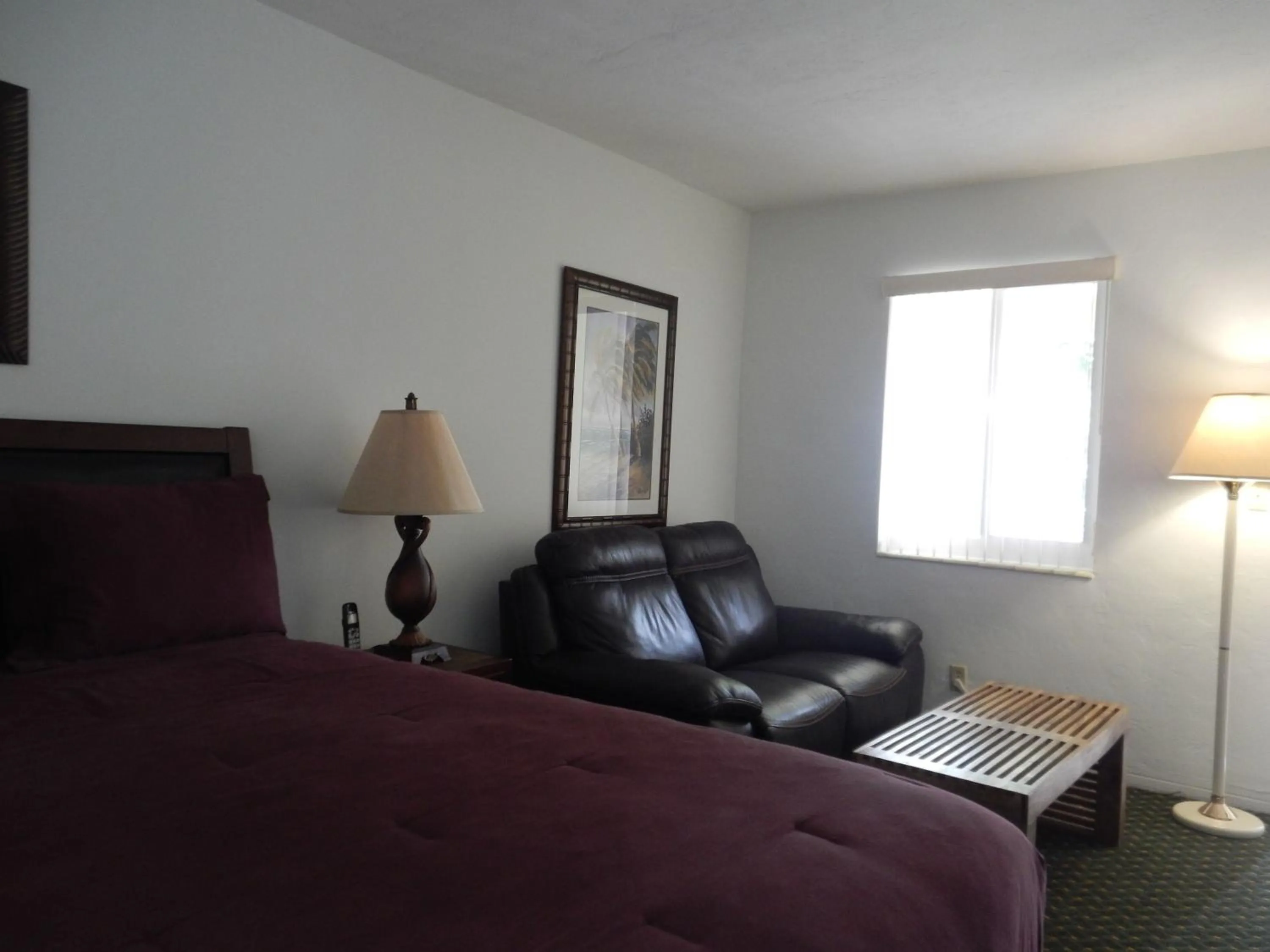 Bed in Shell Motel Hollywood