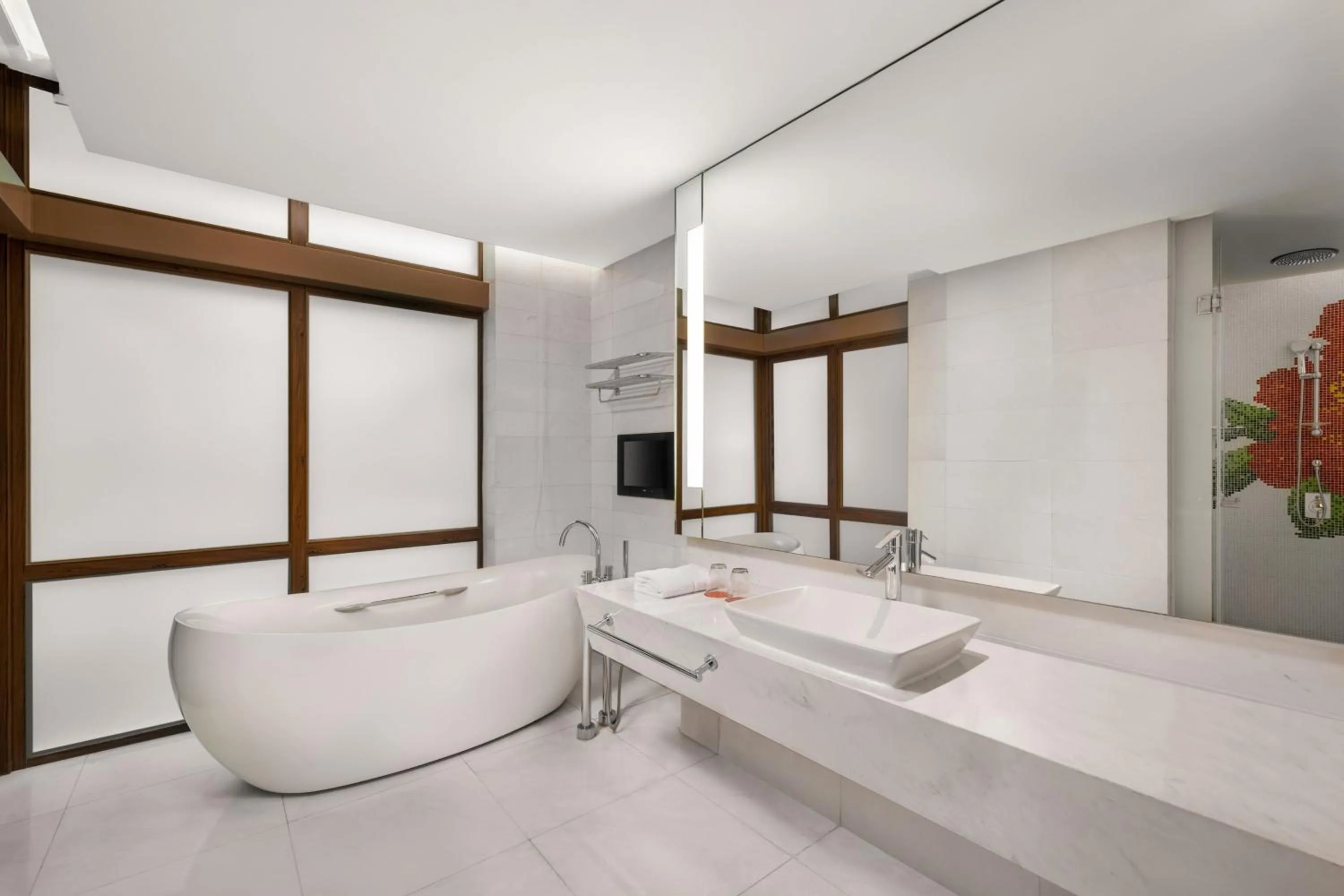 Bathroom, Bed in Le Méridien Xiamen