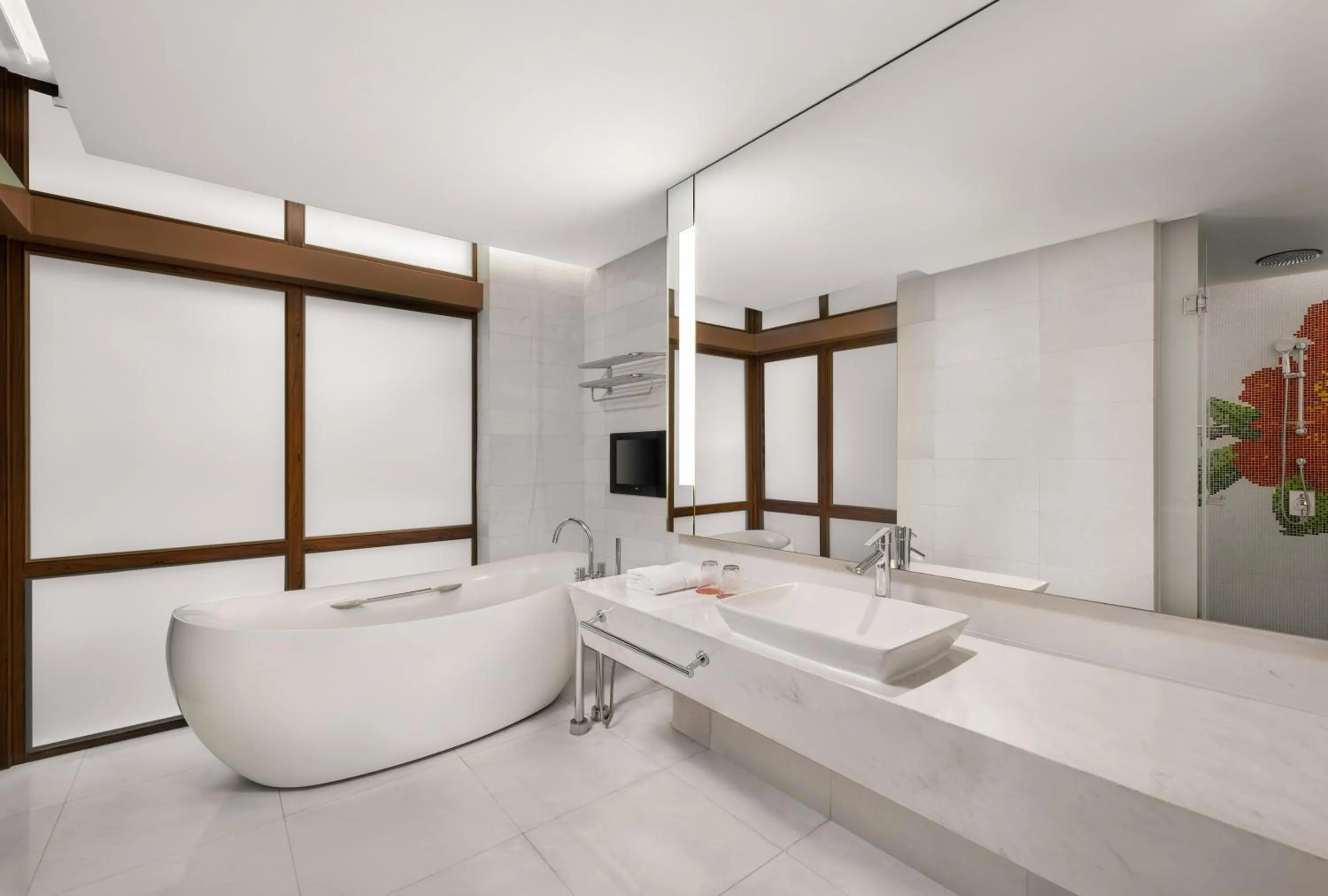 Bathroom, Bed in Le Méridien Xiamen