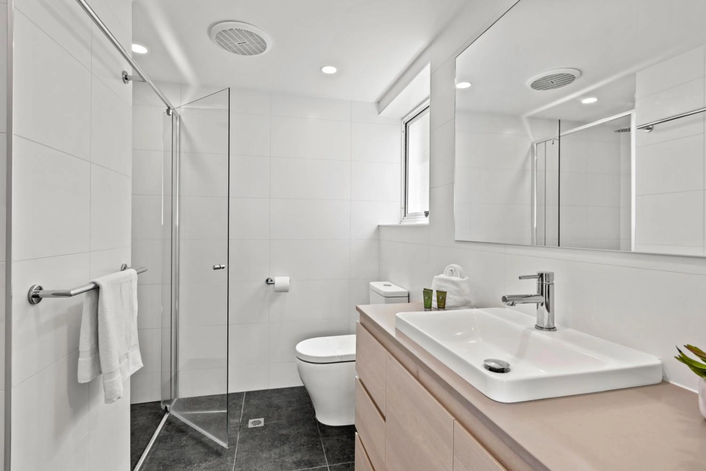 La Mer Sunshine Beachfront