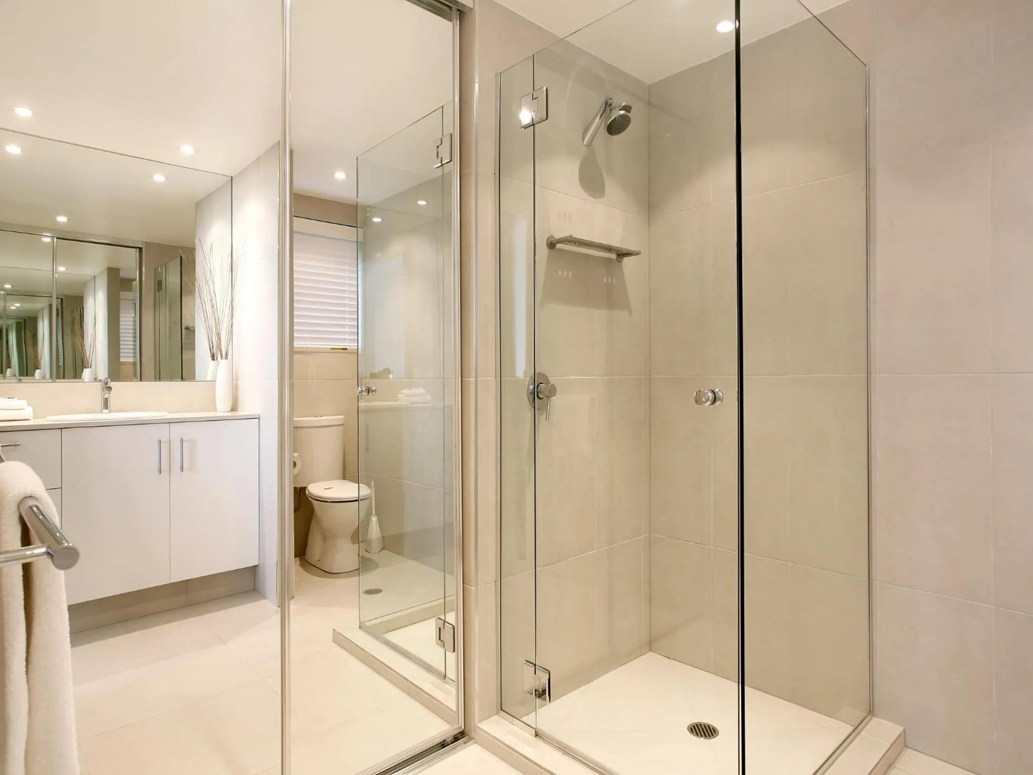 Bathroom in La Mer Sunshine Beachfront