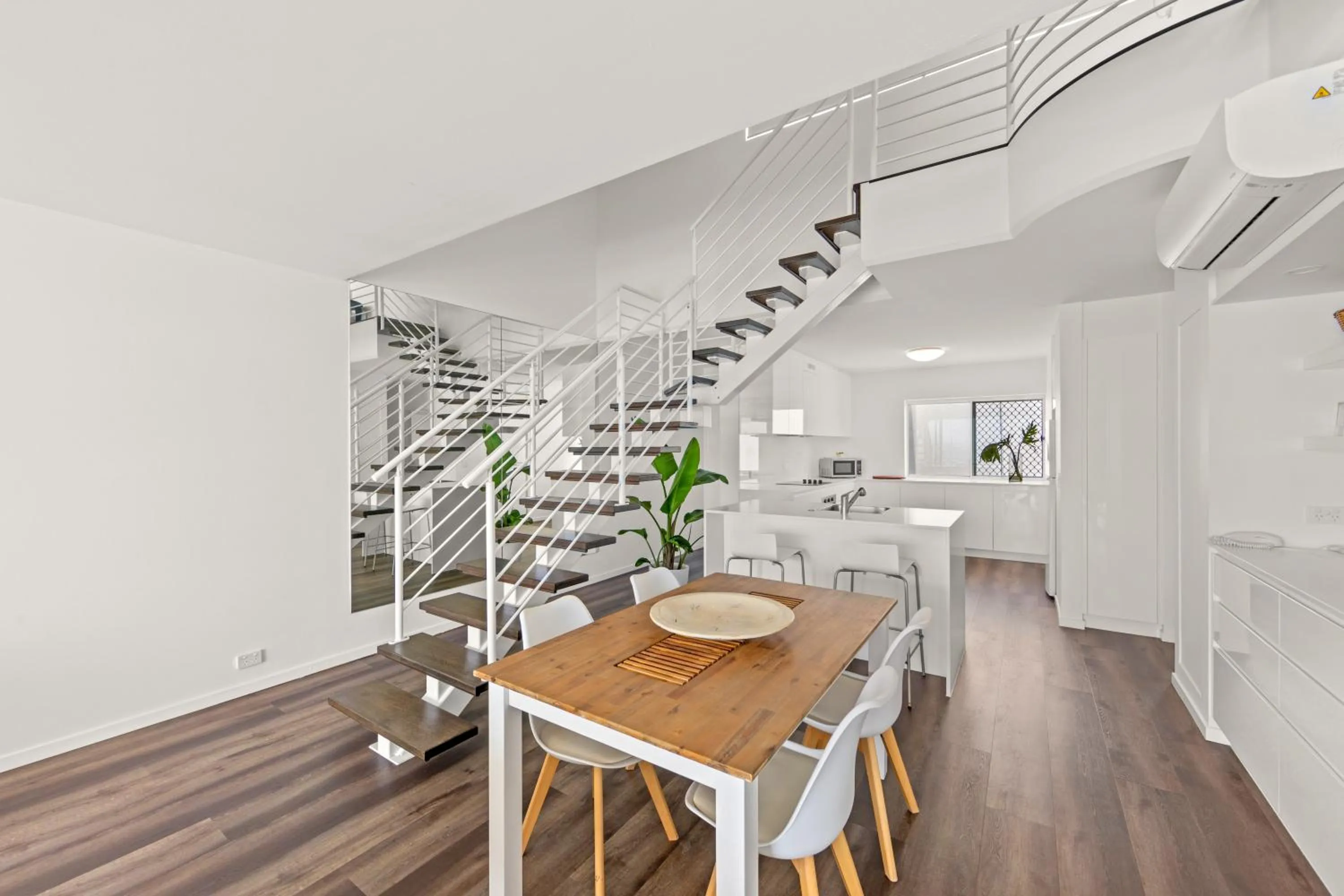 Kitchen or kitchenette in La Mer Sunshine Beachfront