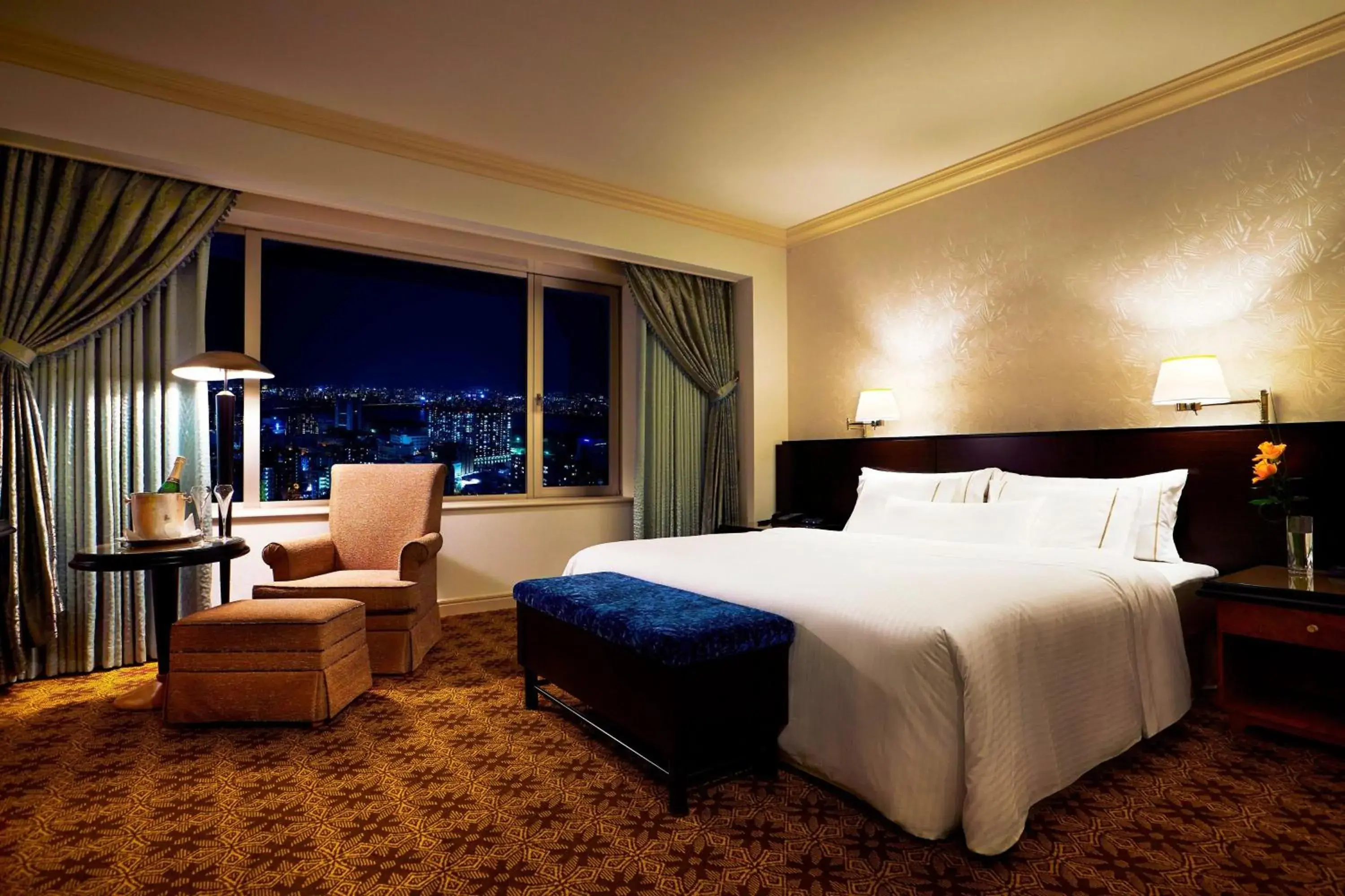 King Room - High Floor/Executive Lounge Access in The Westin Osaka King Room - High Floor/Executive Lounge Access in The Westin Osaka