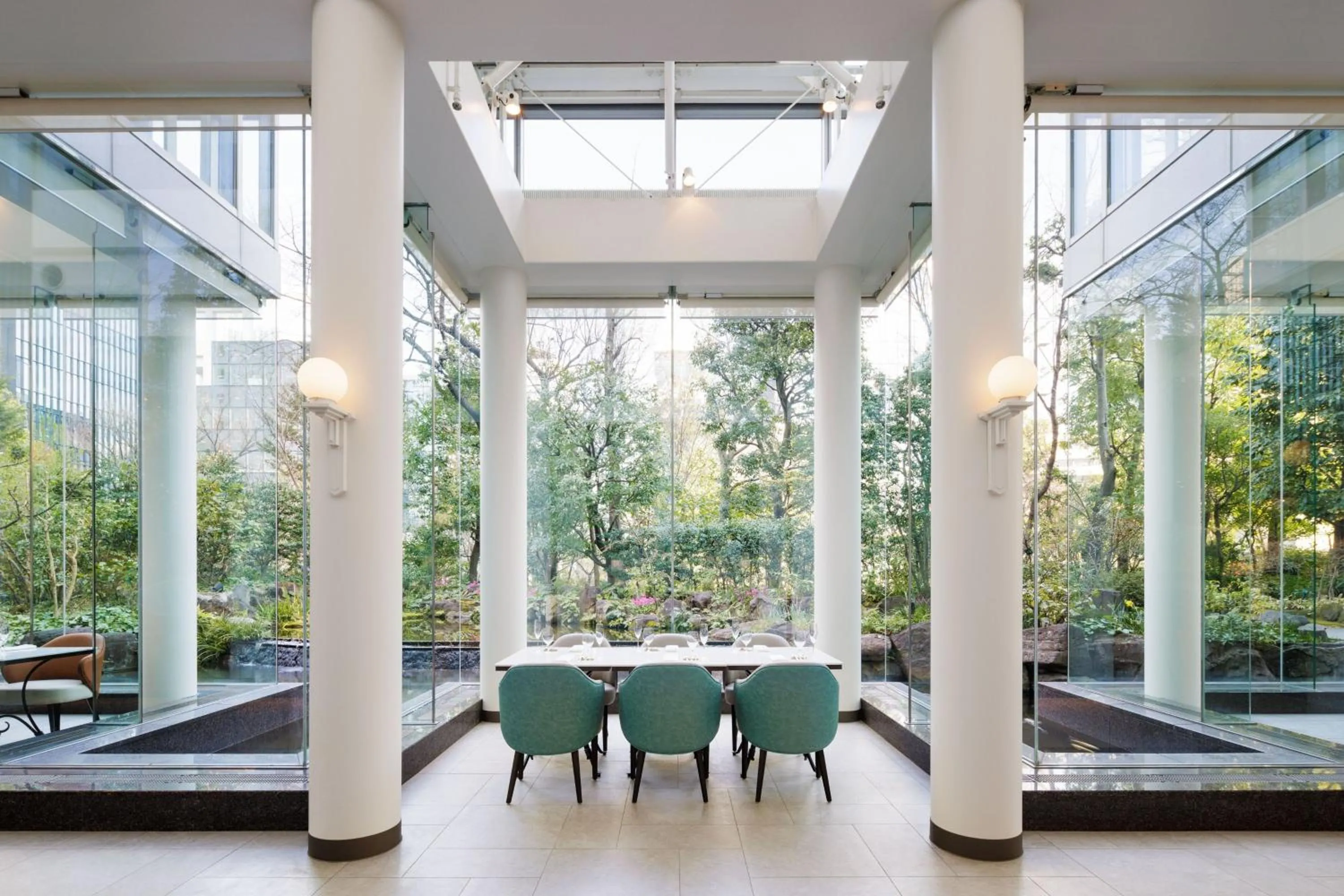 Restaurant/places to eat in The Westin Osaka