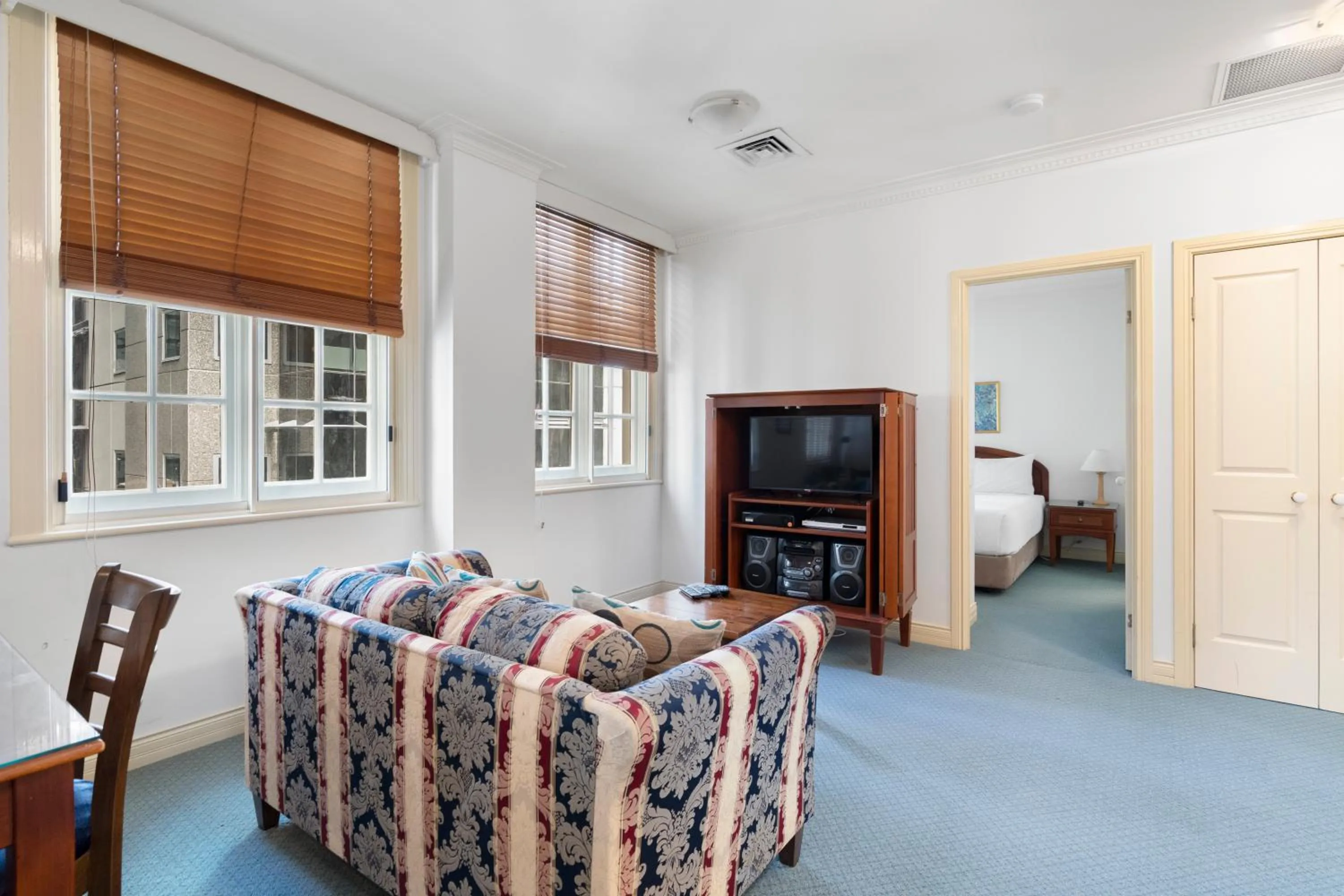 TV and multimedia in Rothbury Hotel