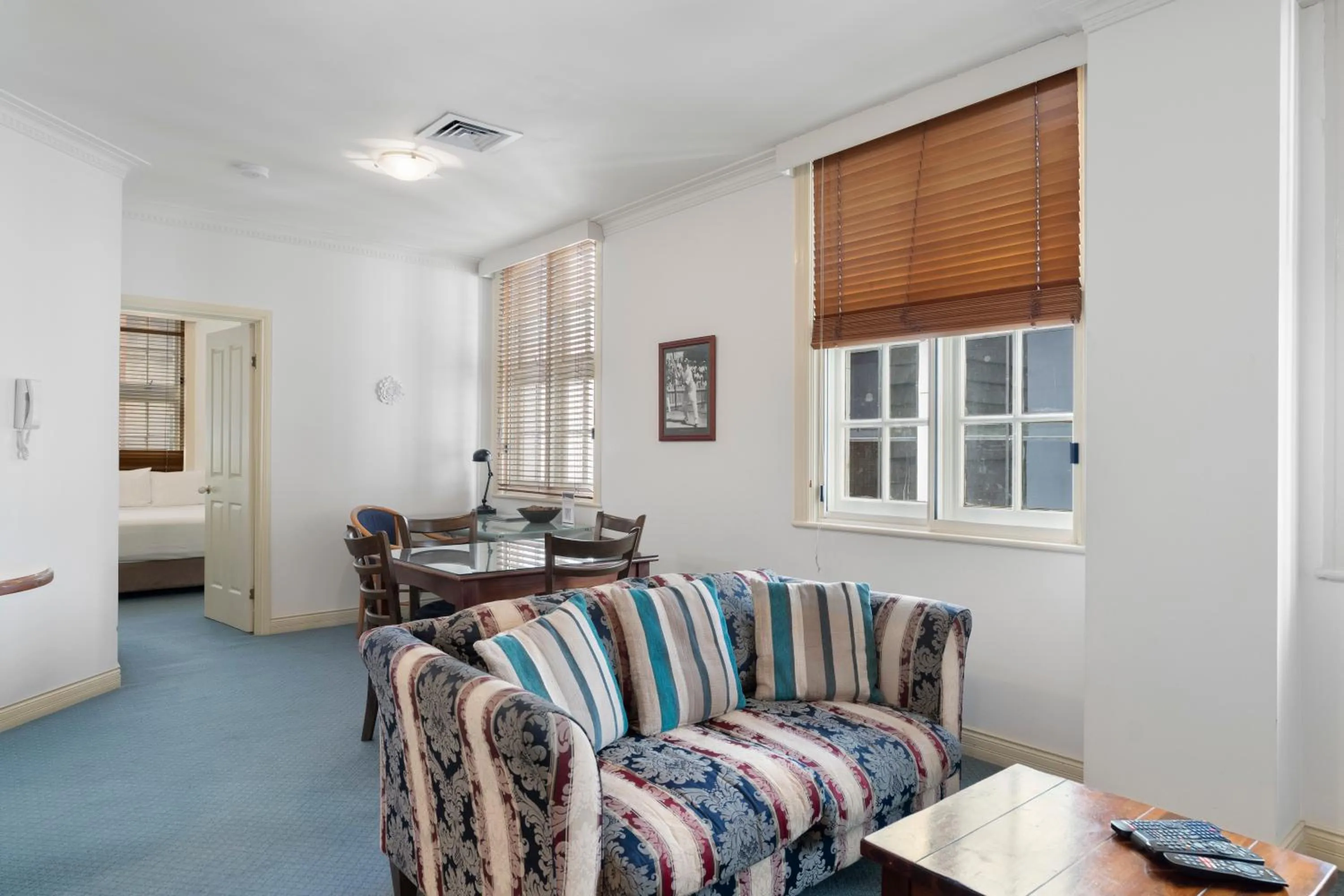 Living room in Rothbury Hotel