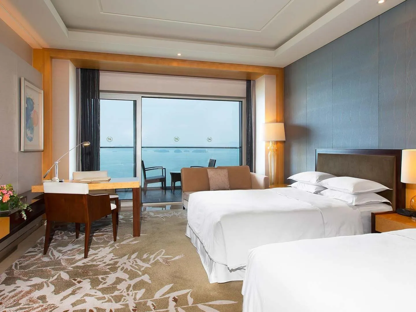 Property building, Bed in Sheraton Qiandao Lake Resort