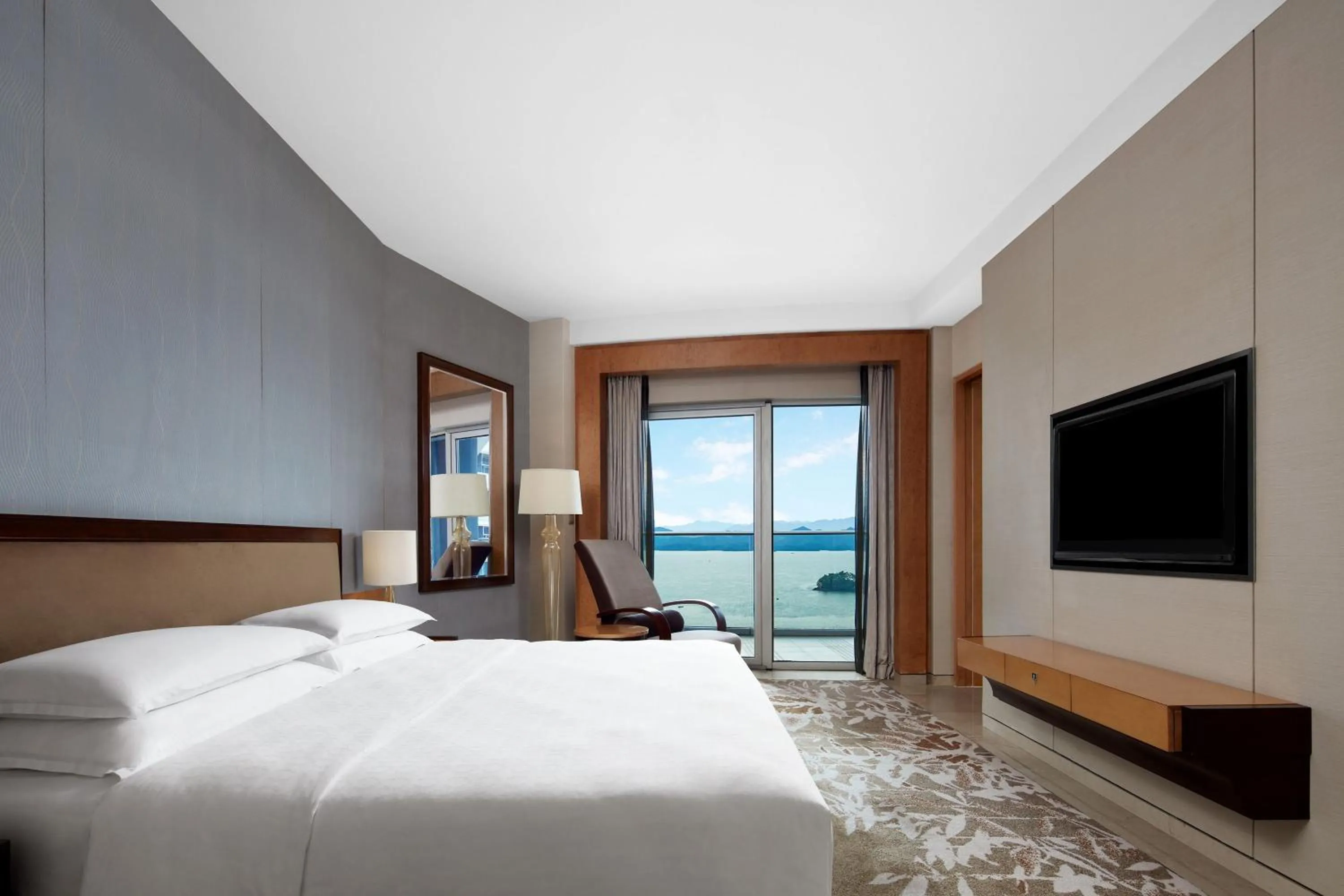 Bedroom, Bed in Sheraton Qiandao Lake Resort
