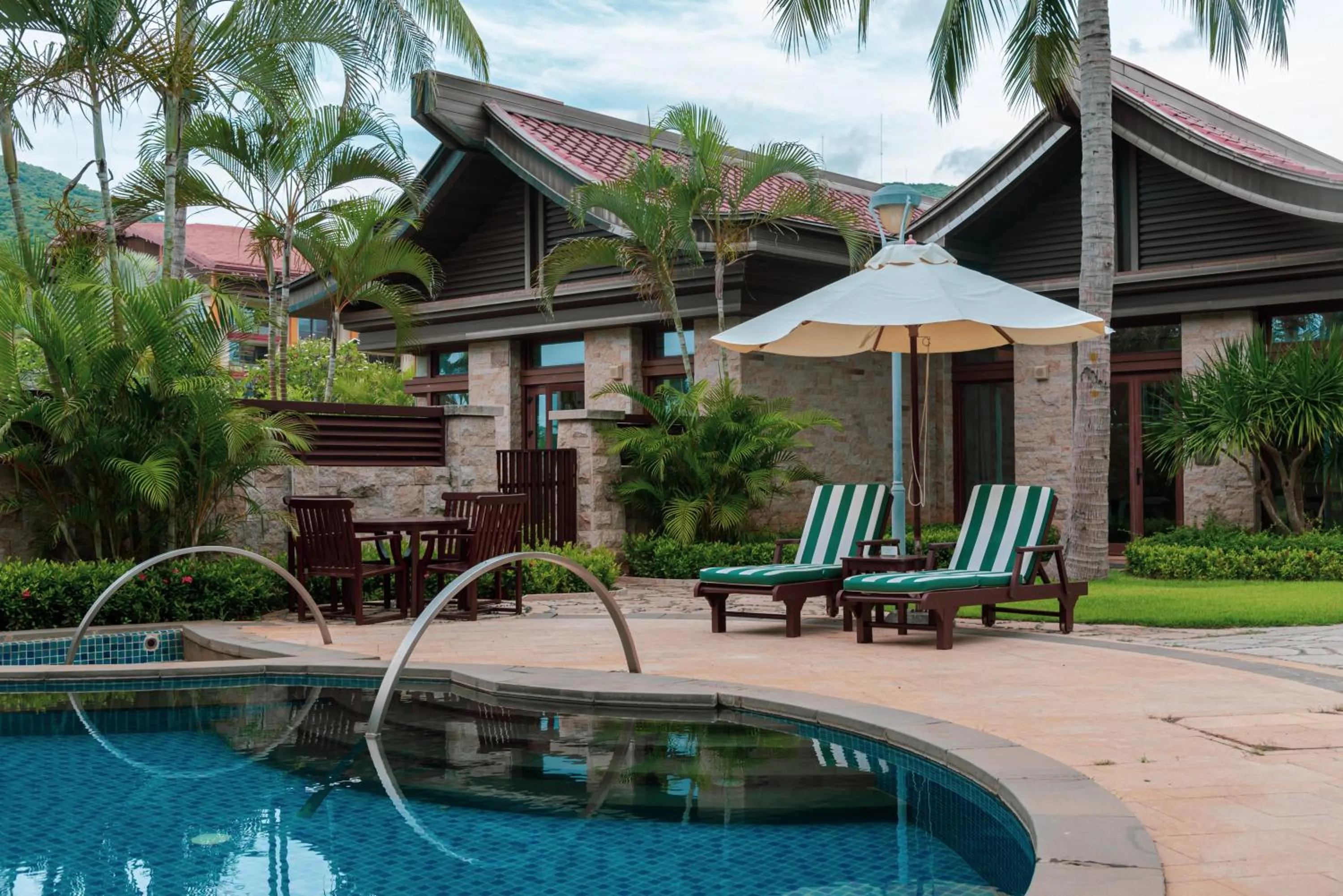 Garden view in The St. Regis Sanya Yalong Bay Resort