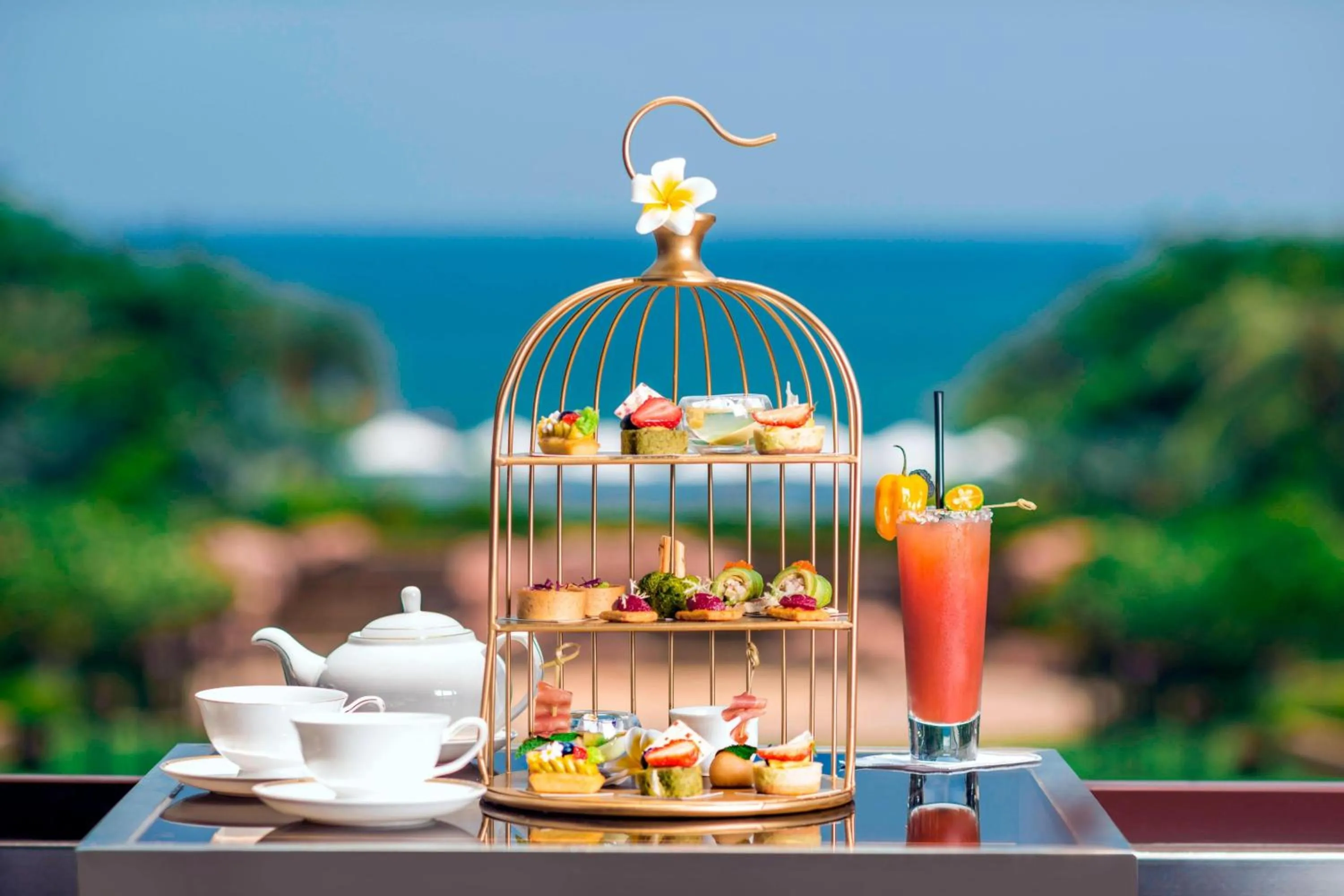 Restaurant/places to eat in The St. Regis Sanya Yalong Bay Resort
