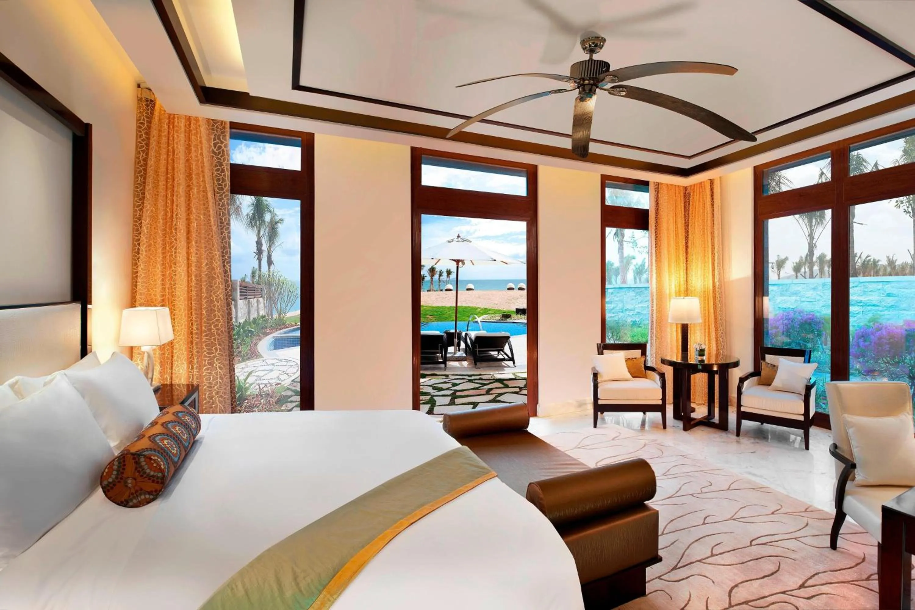 Bedroom, Bed in The St. Regis Sanya Yalong Bay Resort