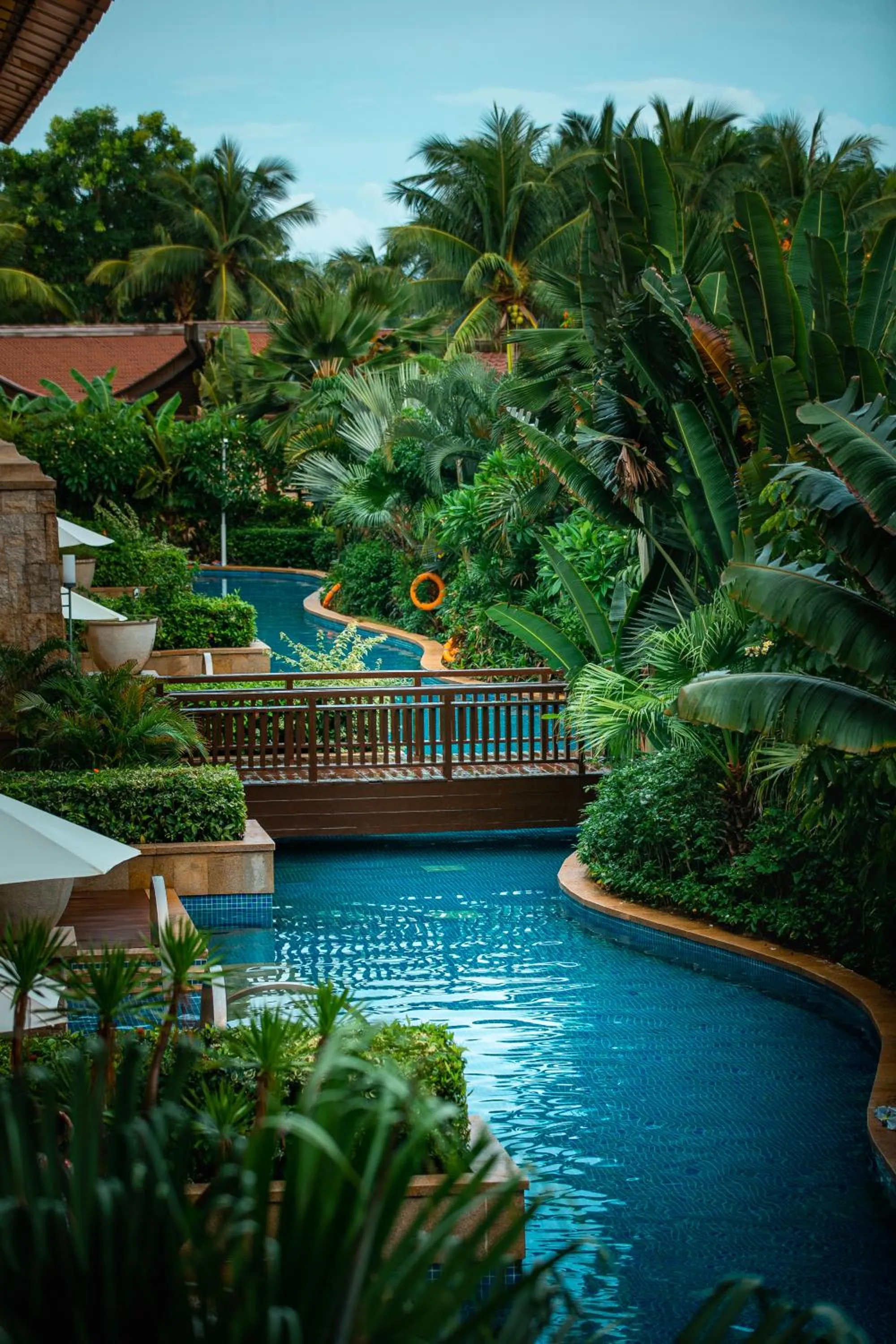 Swimming pool in The St. Regis Sanya Yalong Bay Resort