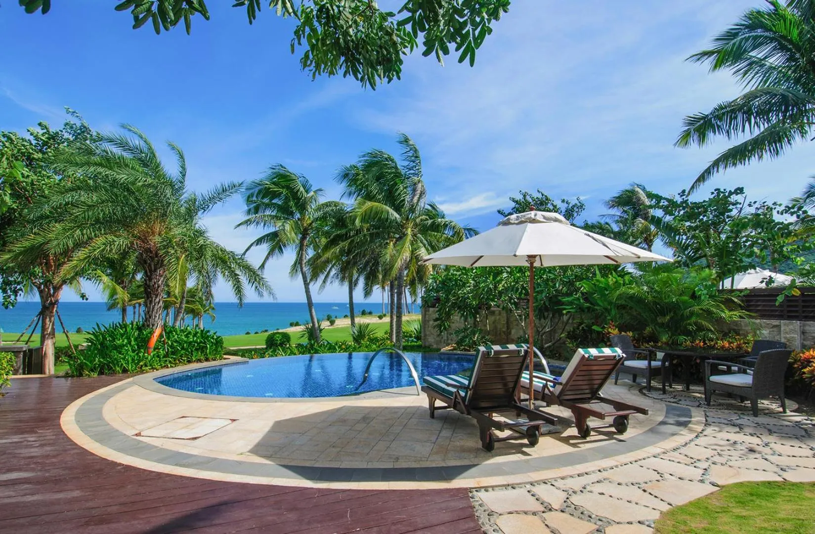Garden view in The St. Regis Sanya Yalong Bay Resort