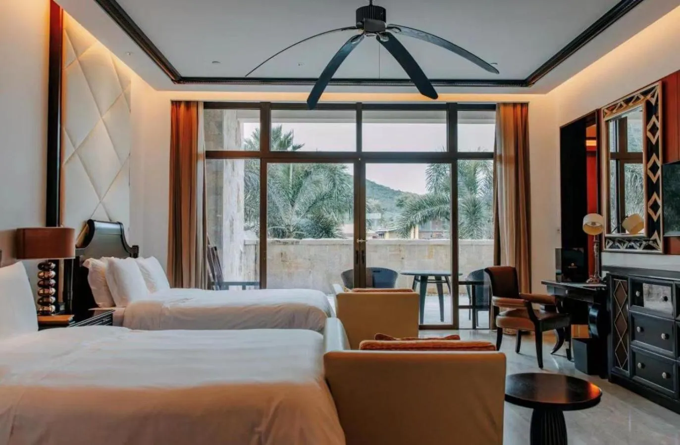 Photo of the whole room, Bed in The St. Regis Sanya Yalong Bay Resort