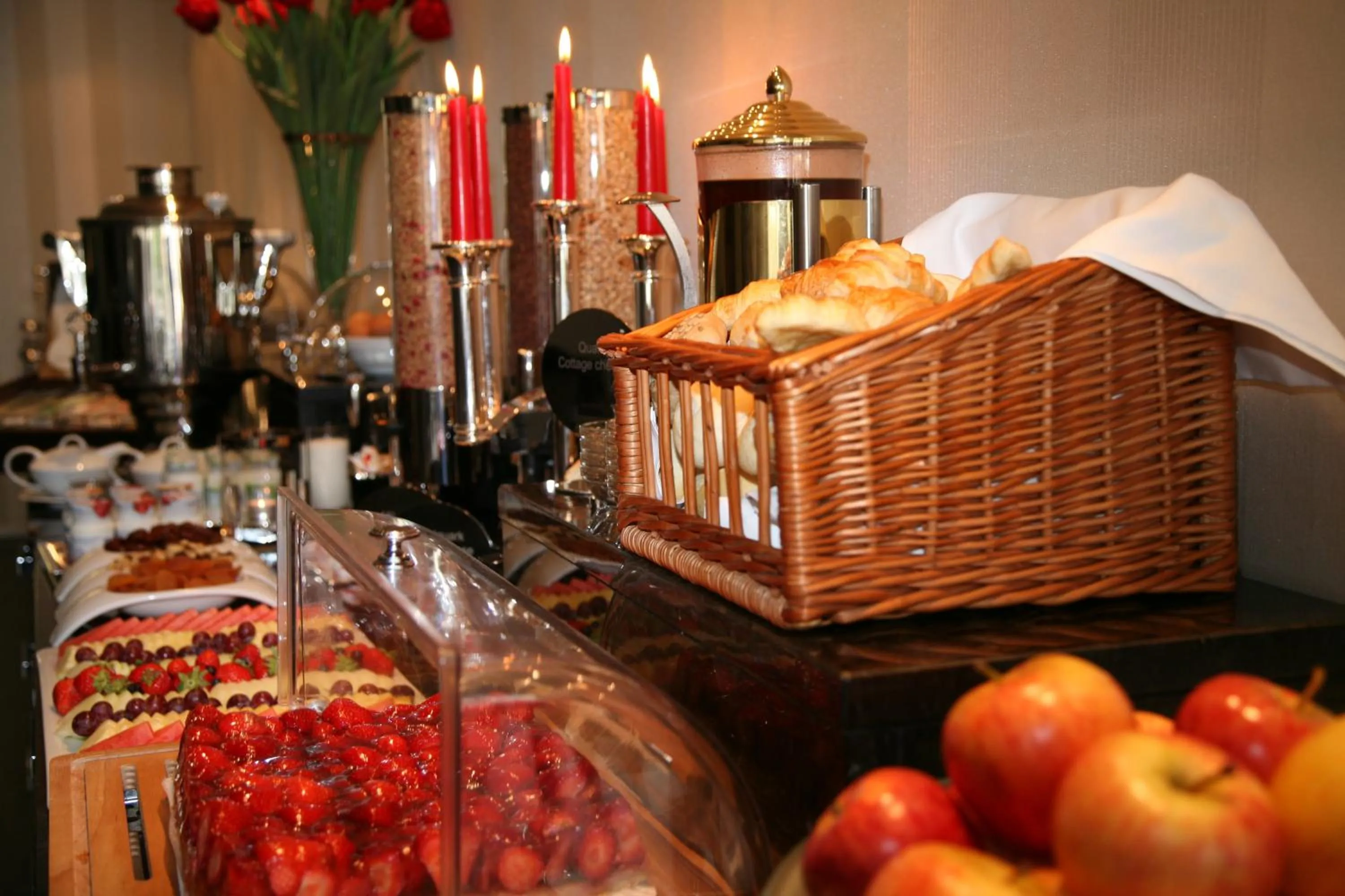 Restaurant/places to eat in Hotel Favor