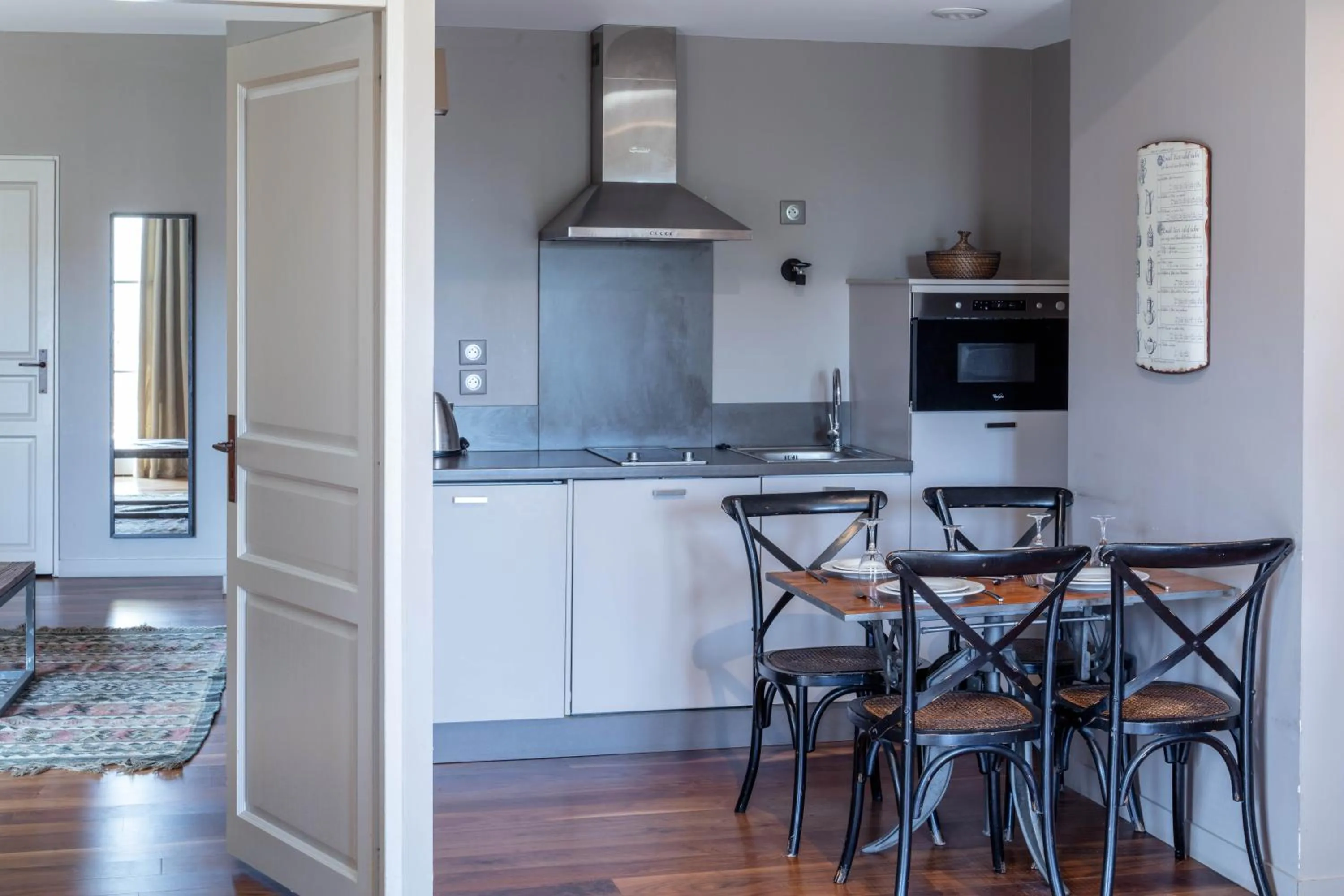 Kitchen or kitchenette in Garrigae Distillerie de Pezenas - Hotellerie & Spa