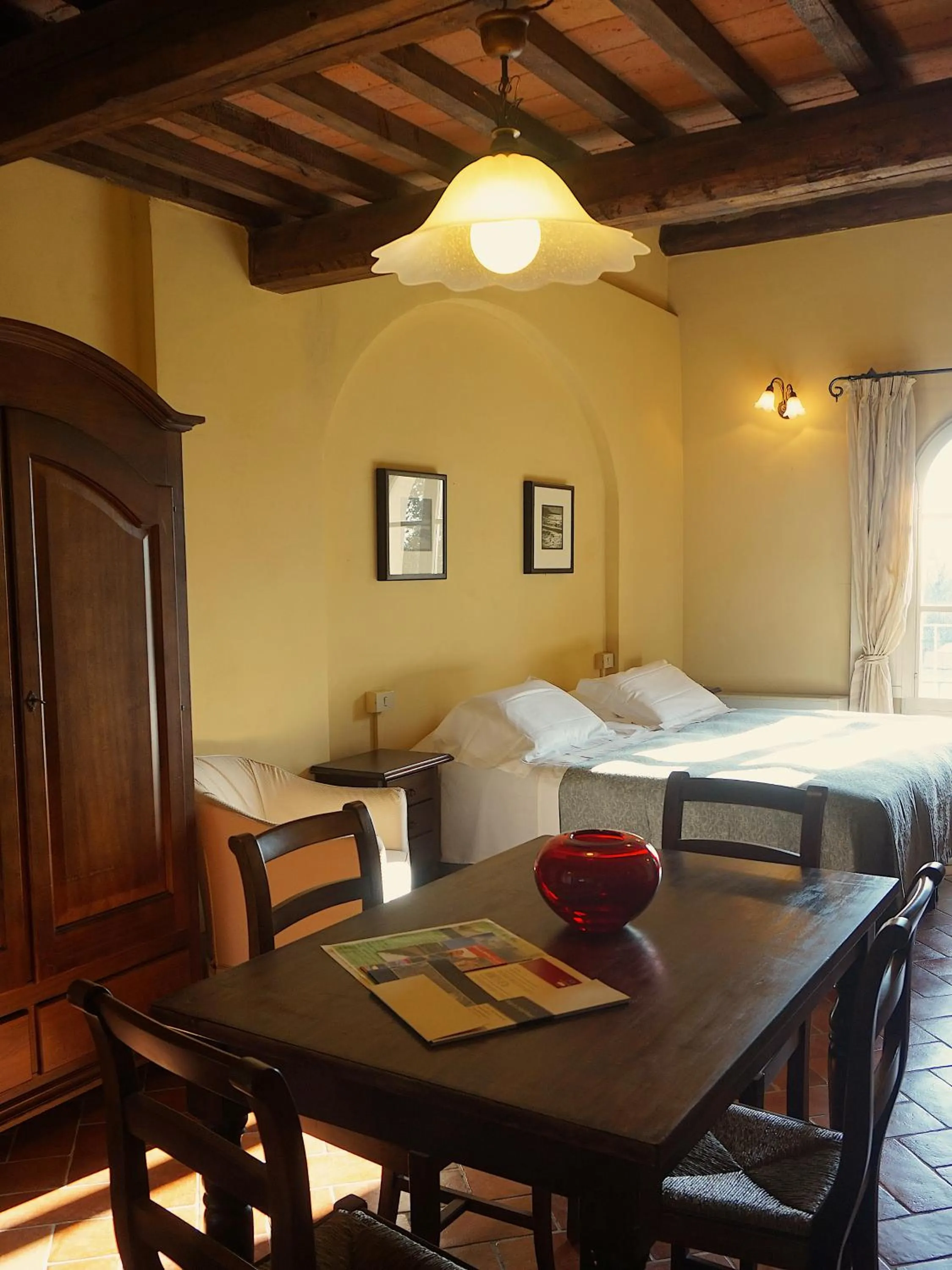 Photo of the whole room, Bed in Borgo Colleoli Resort
