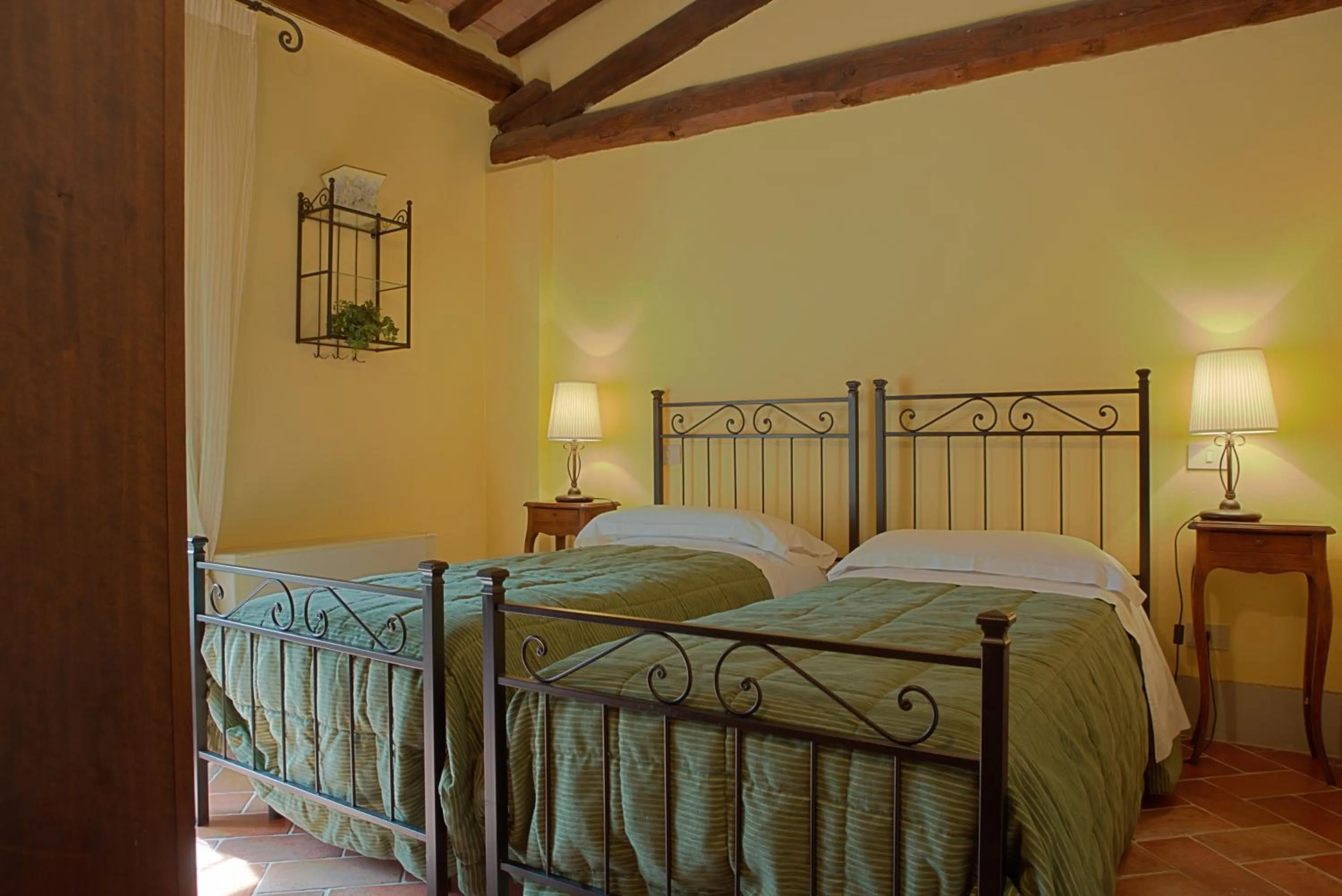 Bed in Borgo Colleoli Resort