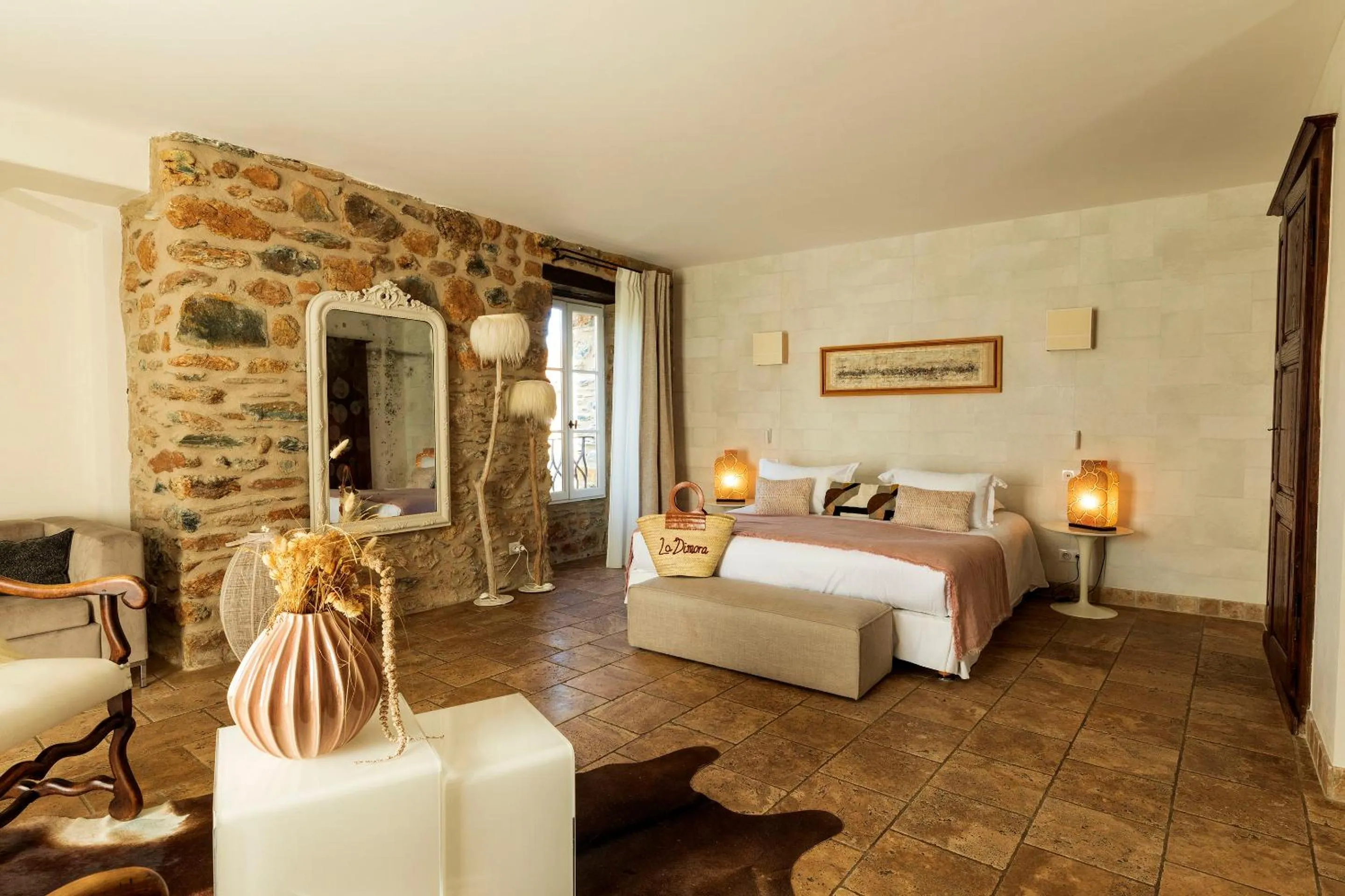 Property building, Bed in Hôtel La Dimora & Spa