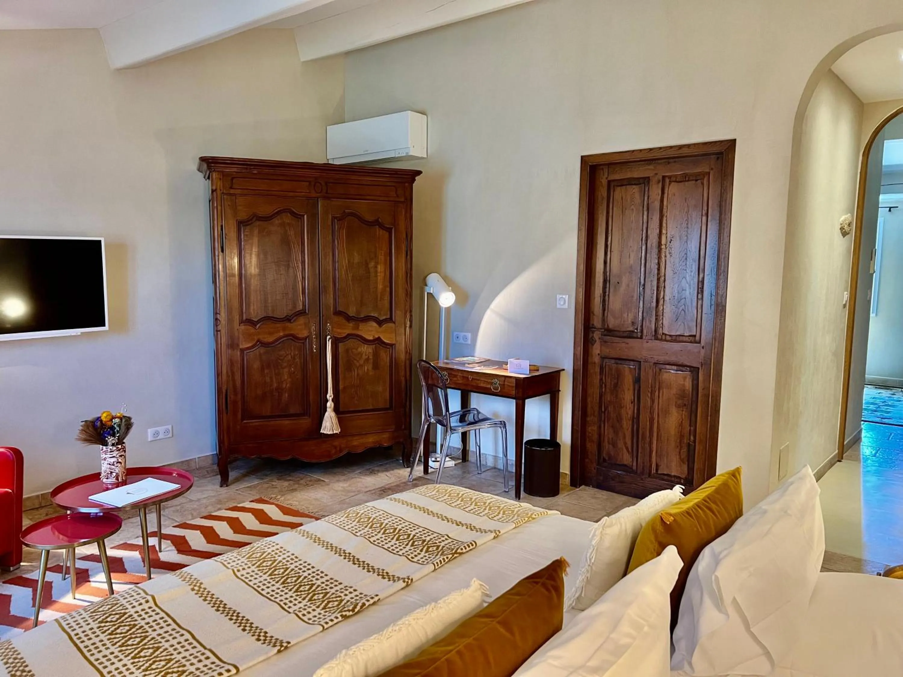 Photo of the whole room, Bed in Hôtel La Dimora & Spa