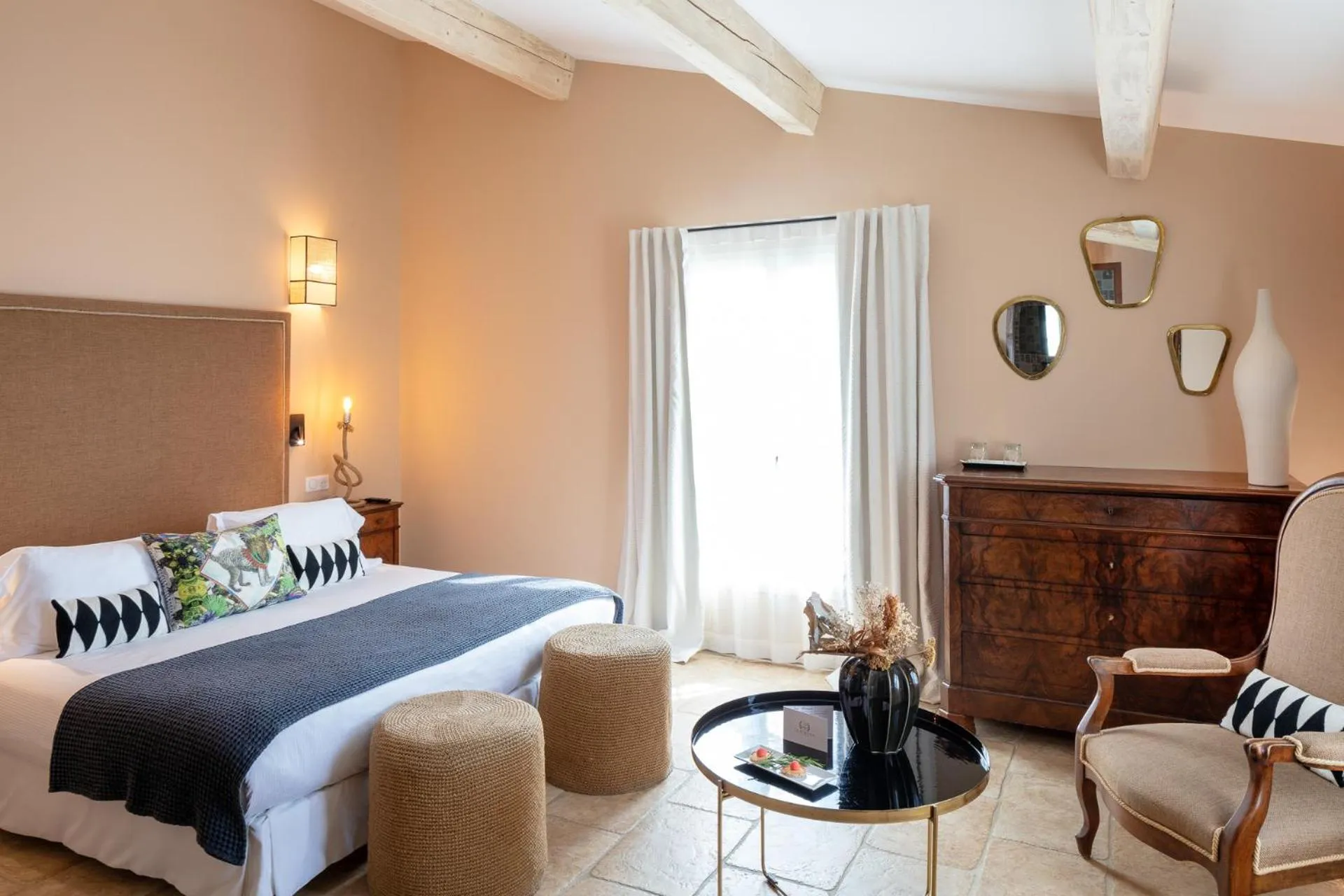 Shower, Bed in Hôtel La Dimora & Spa