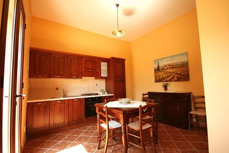 Dining area in Casale La Zagara