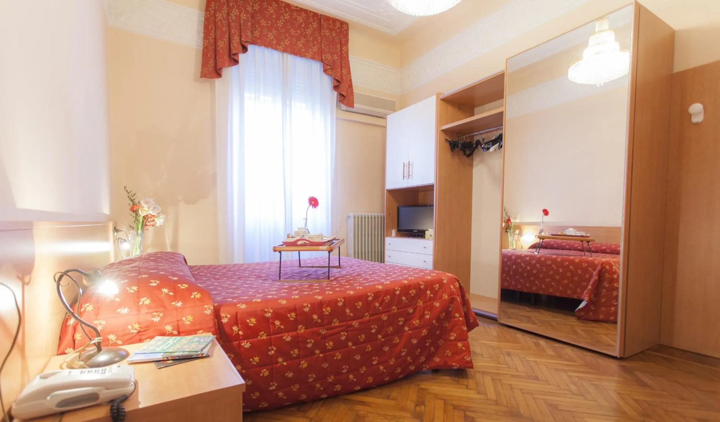 Photo of the whole room, Bed in Hotel Principe